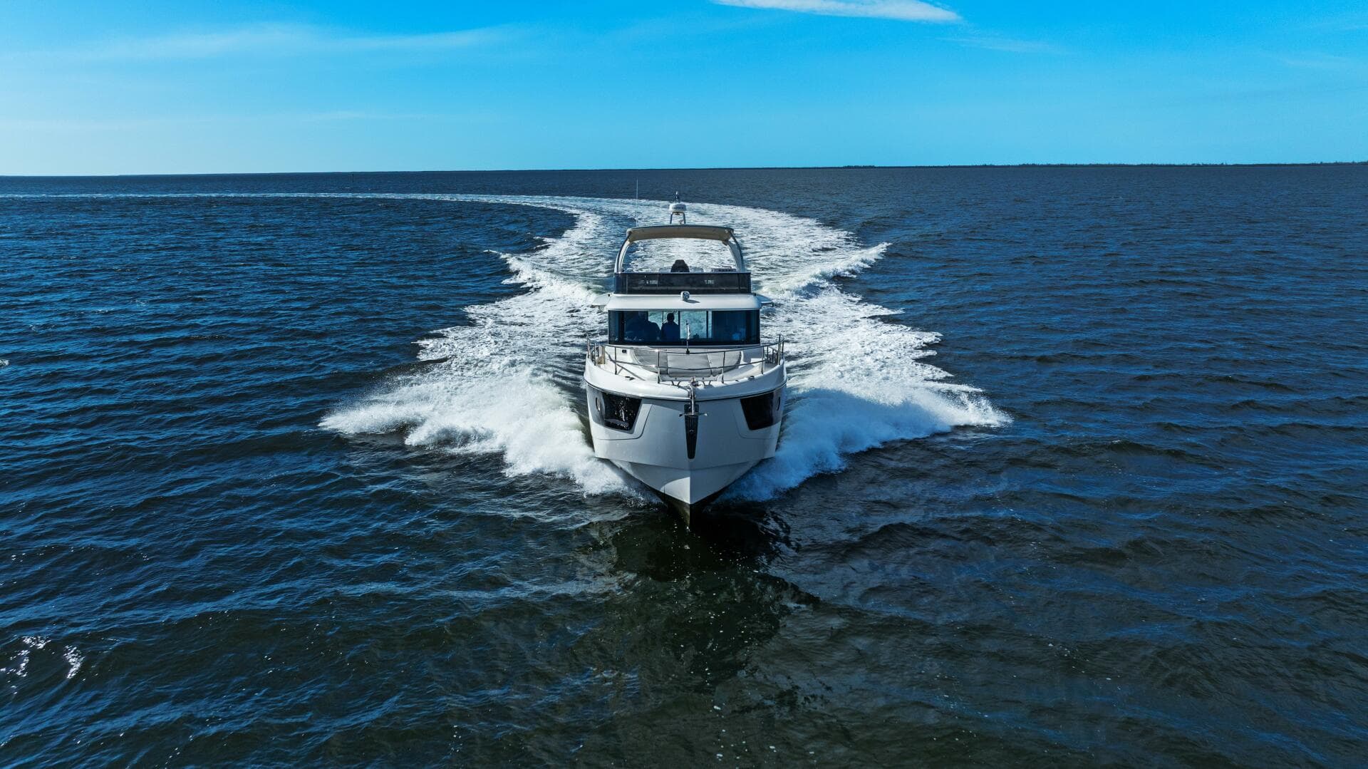 2025 Absolute 48 Navetta - Profile