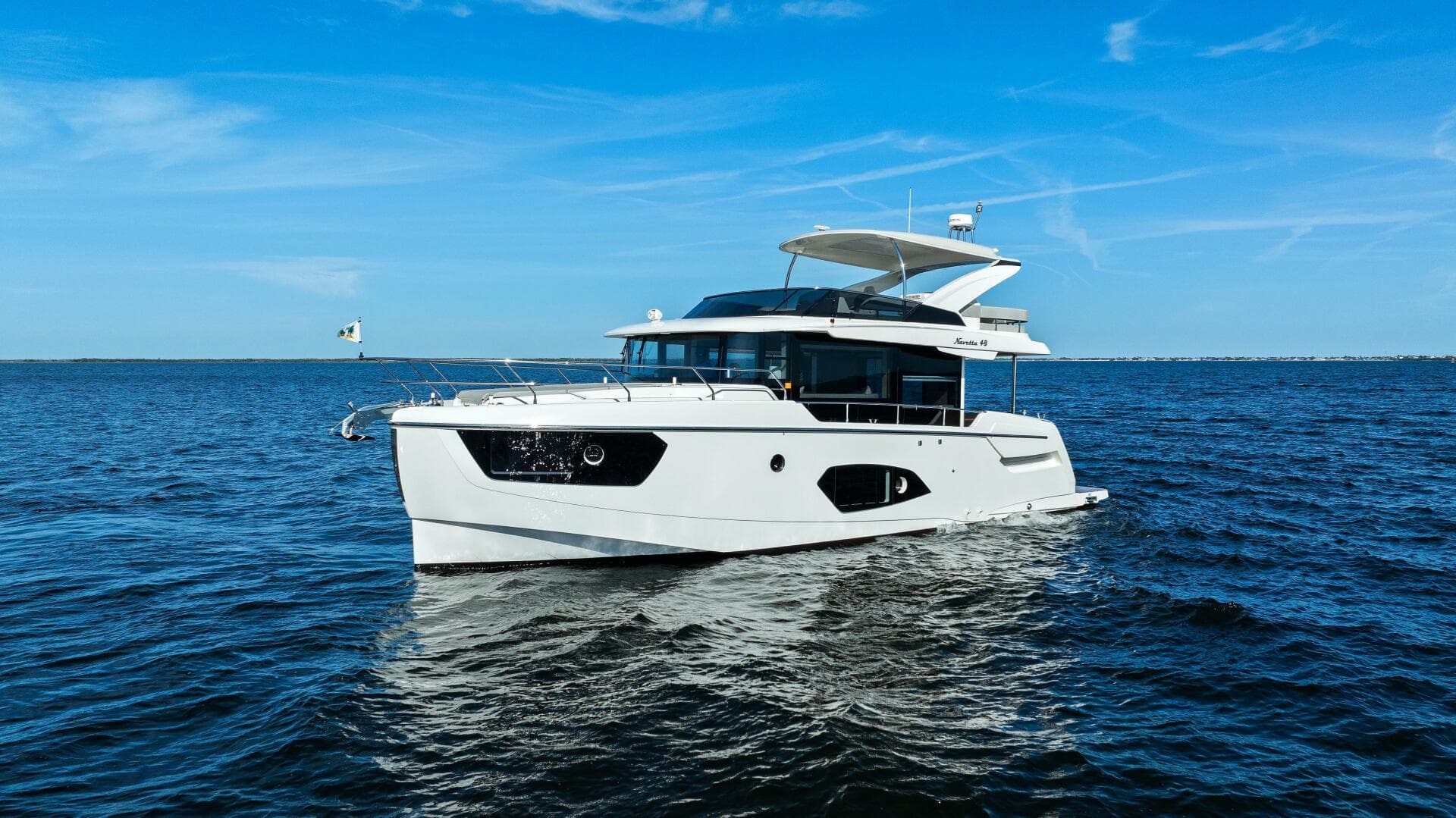 2025 Absolute 48 Navetta - Profile