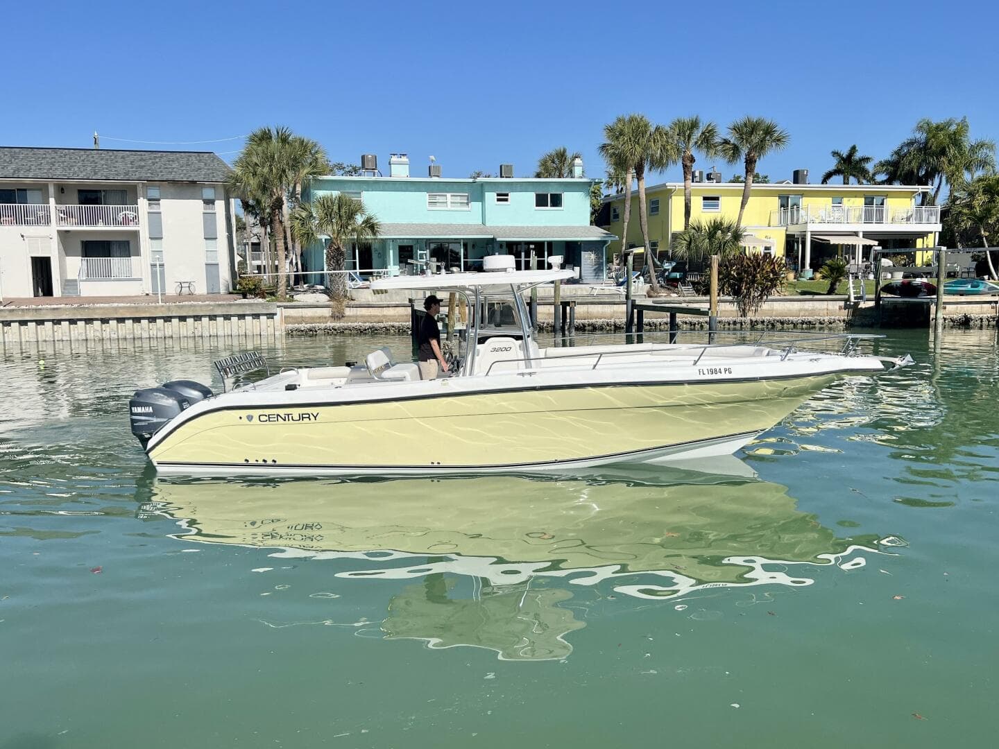 2005 Century 3200 Center Console