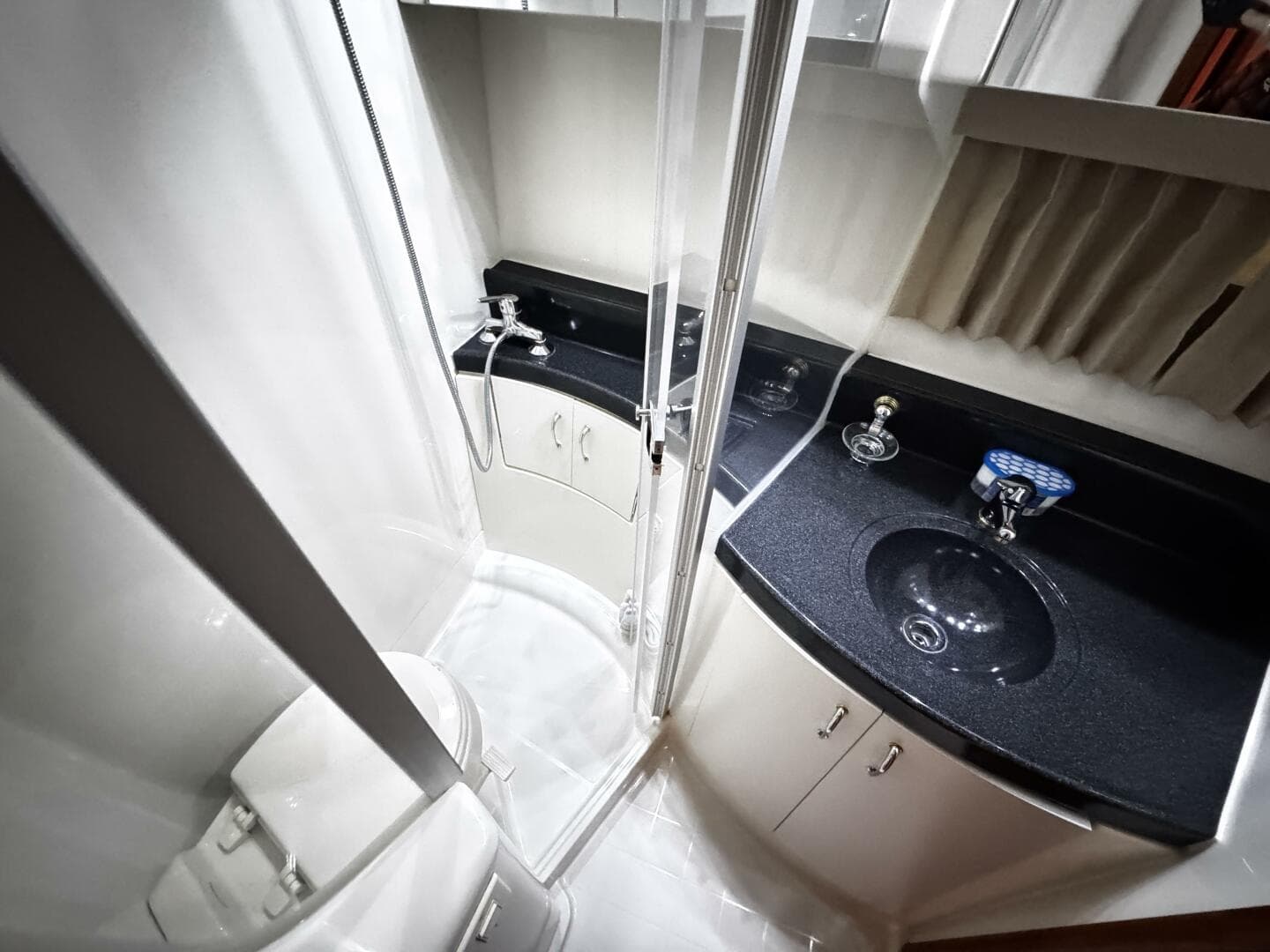 2005 Carver 36 Sedan