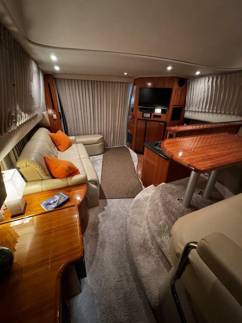 2005 Carver 36 Sedan