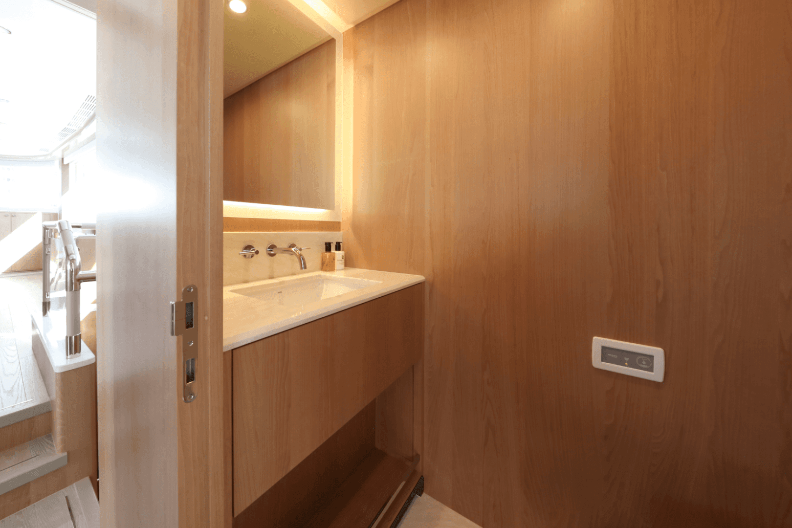 2025 Ocean Alexander 28L