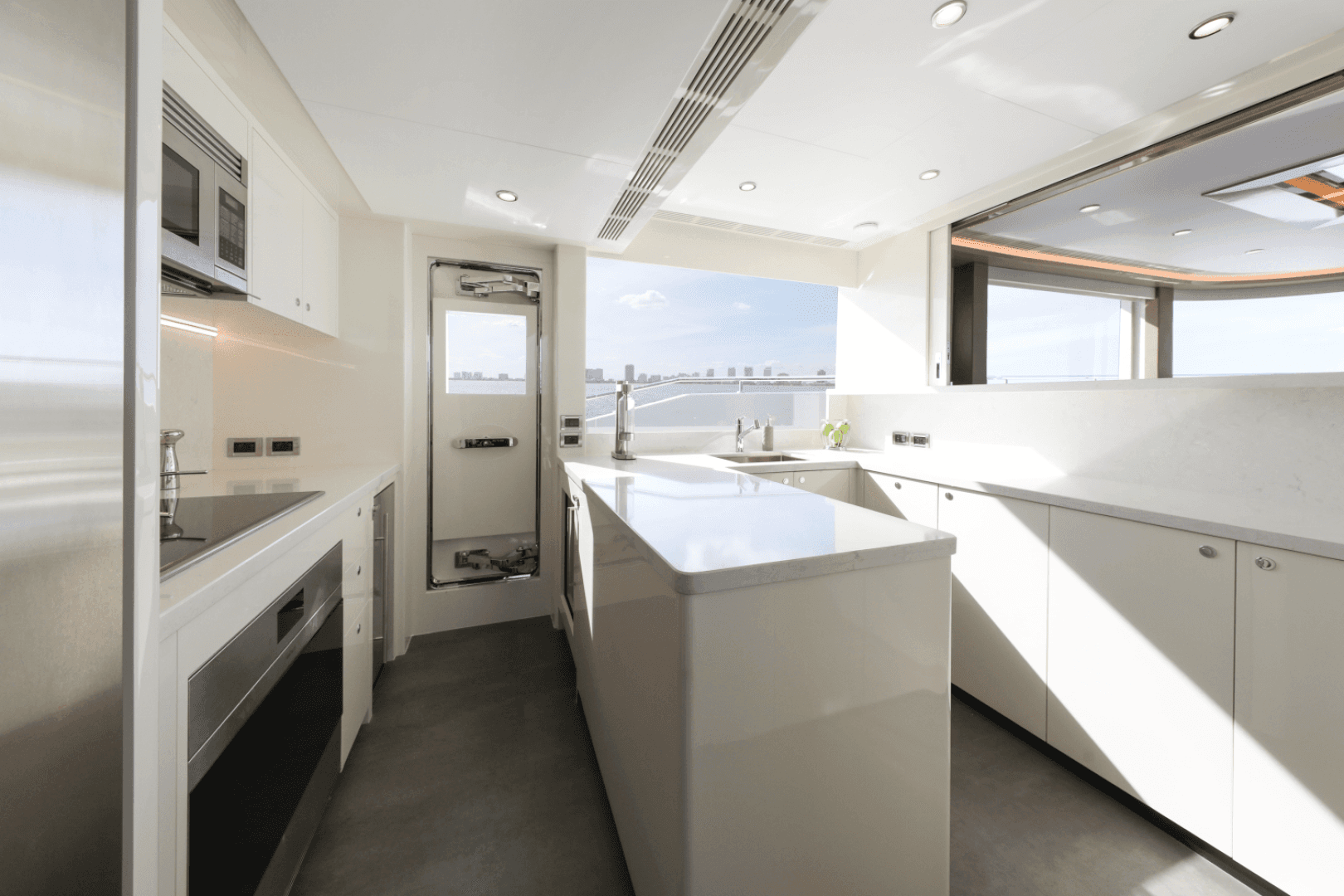 2025 Ocean Alexander 28L