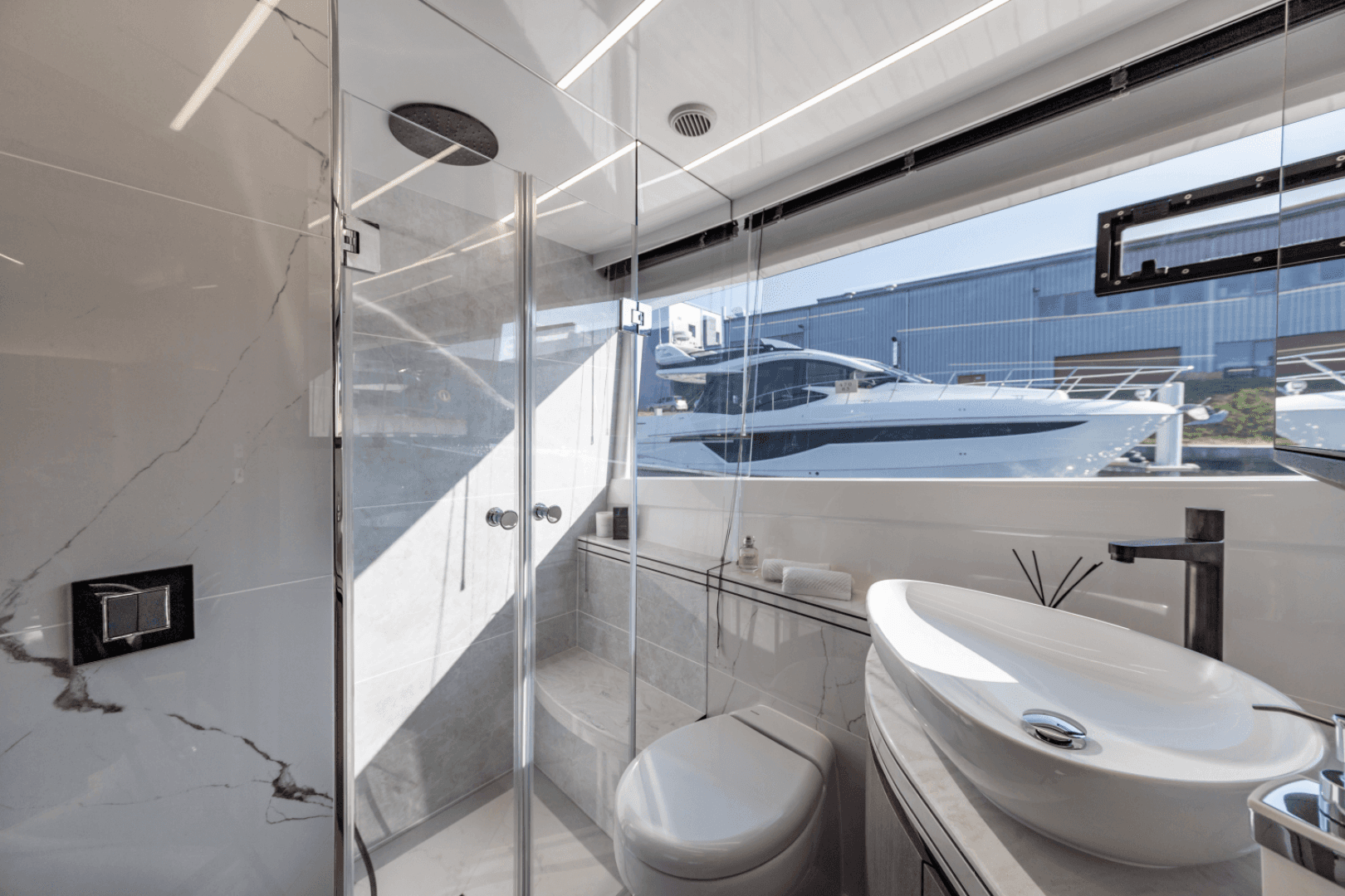 2025 Galeon 560 FLY