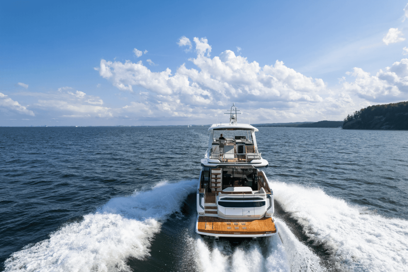 2025 Galeon 560 FLY