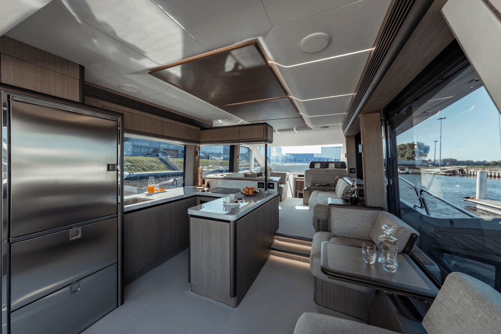 2025 Galeon 560 FLY