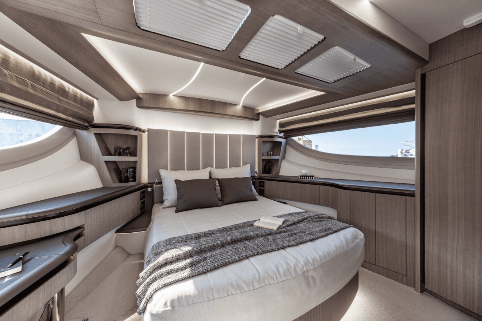 2025 Galeon 560 FLY