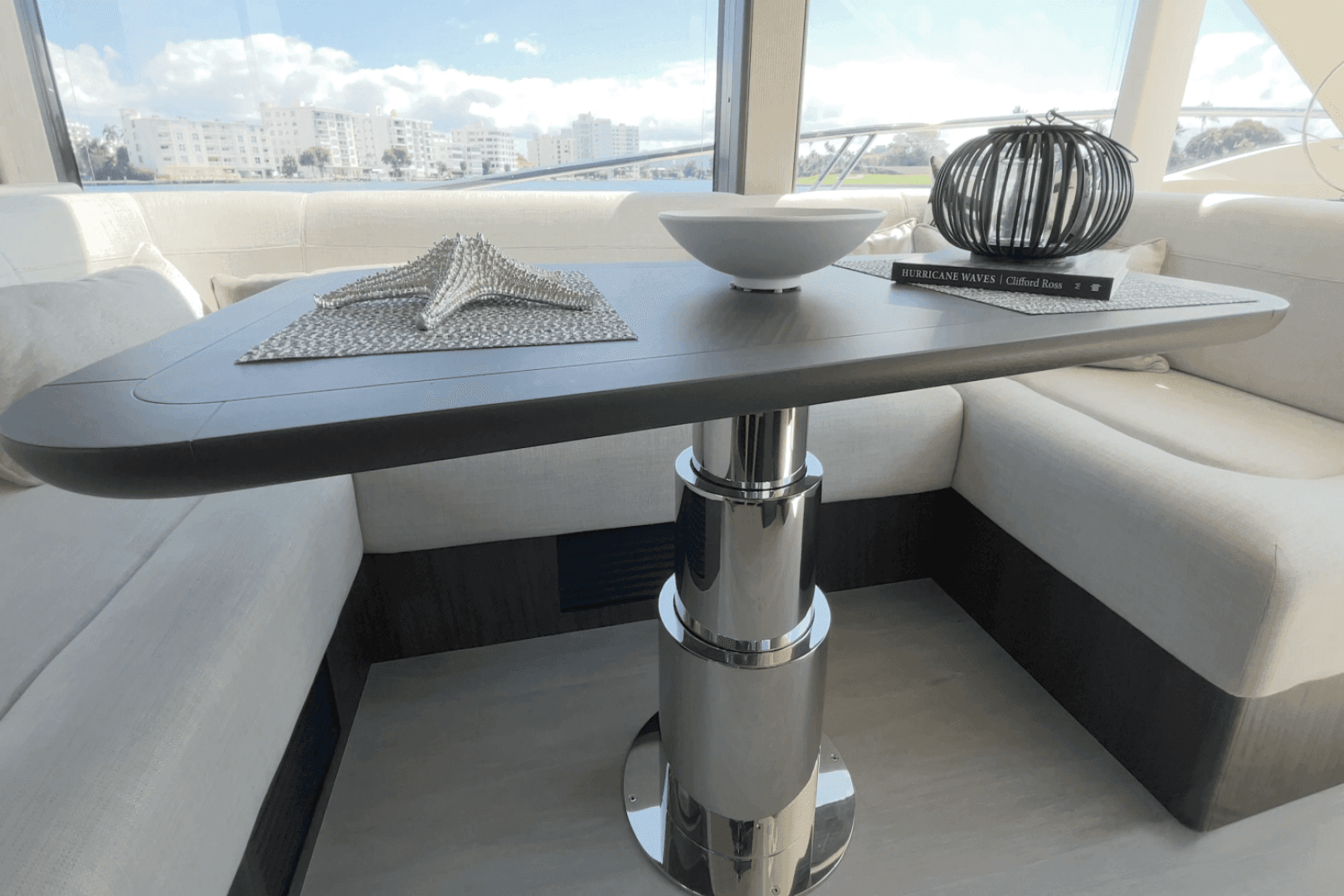 2025 Galeon 560 FLY