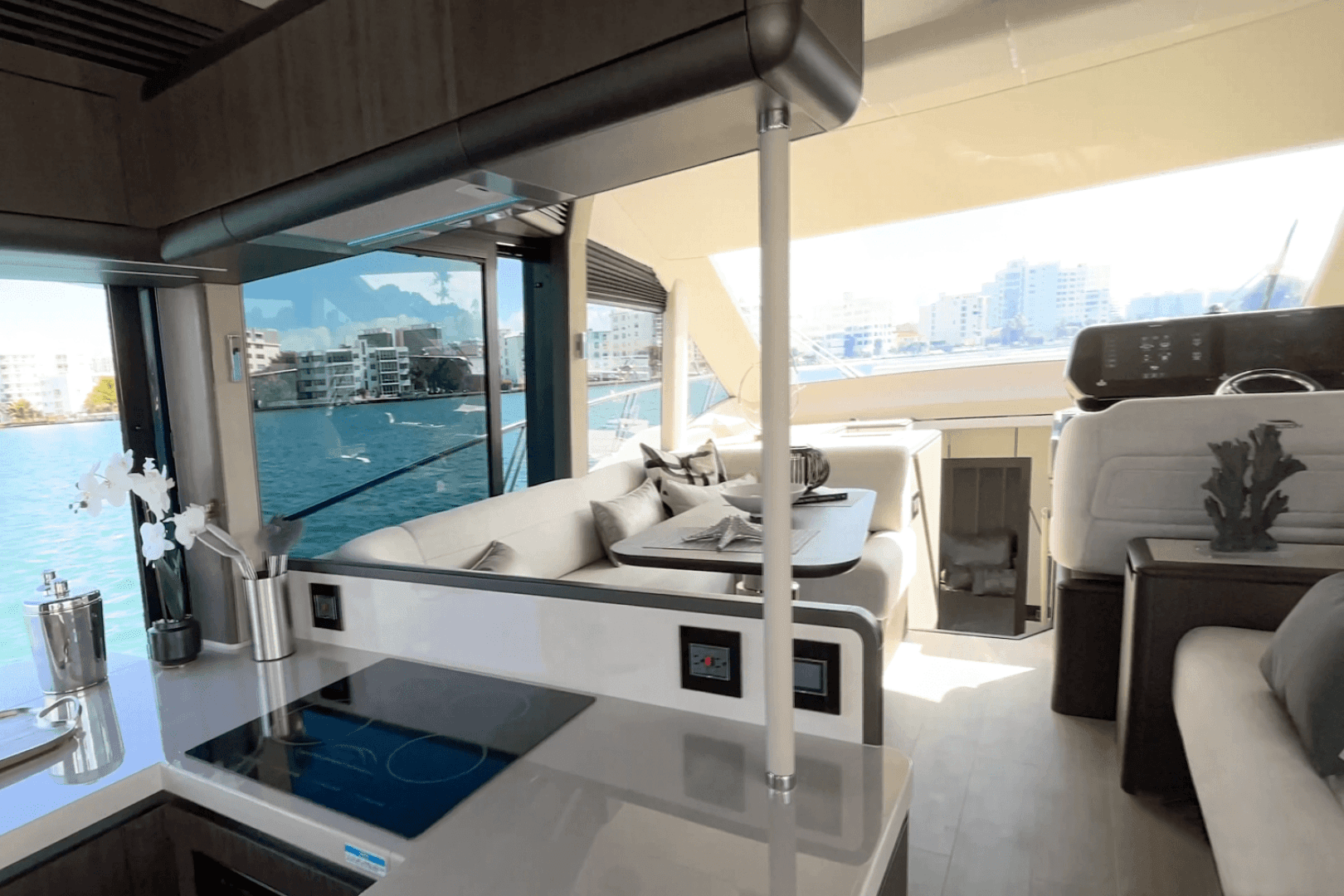 2025 Galeon 560 FLY