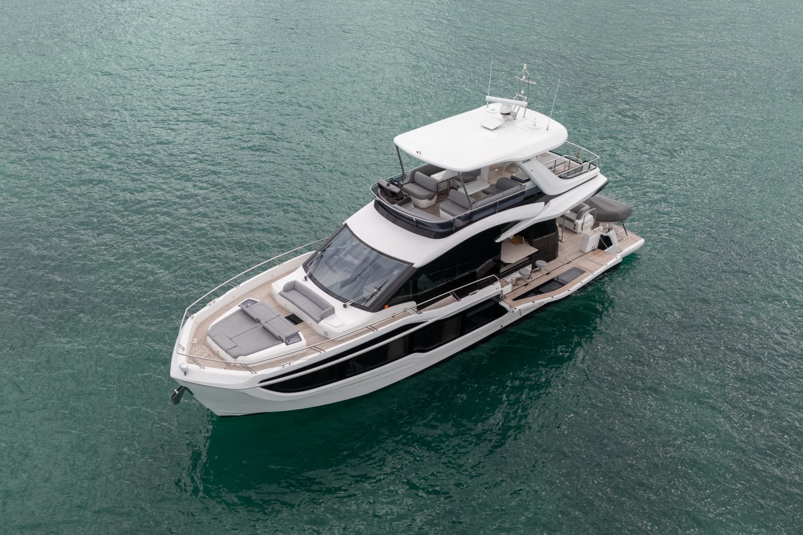 2025 Galeon 560 FLY