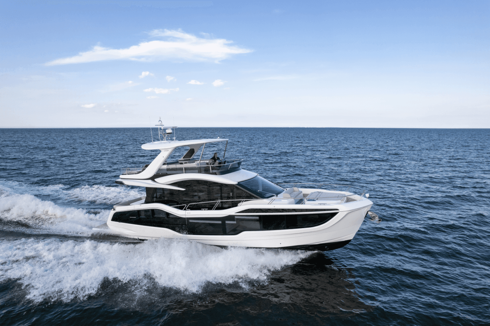 2025 Galeon 560 FLY