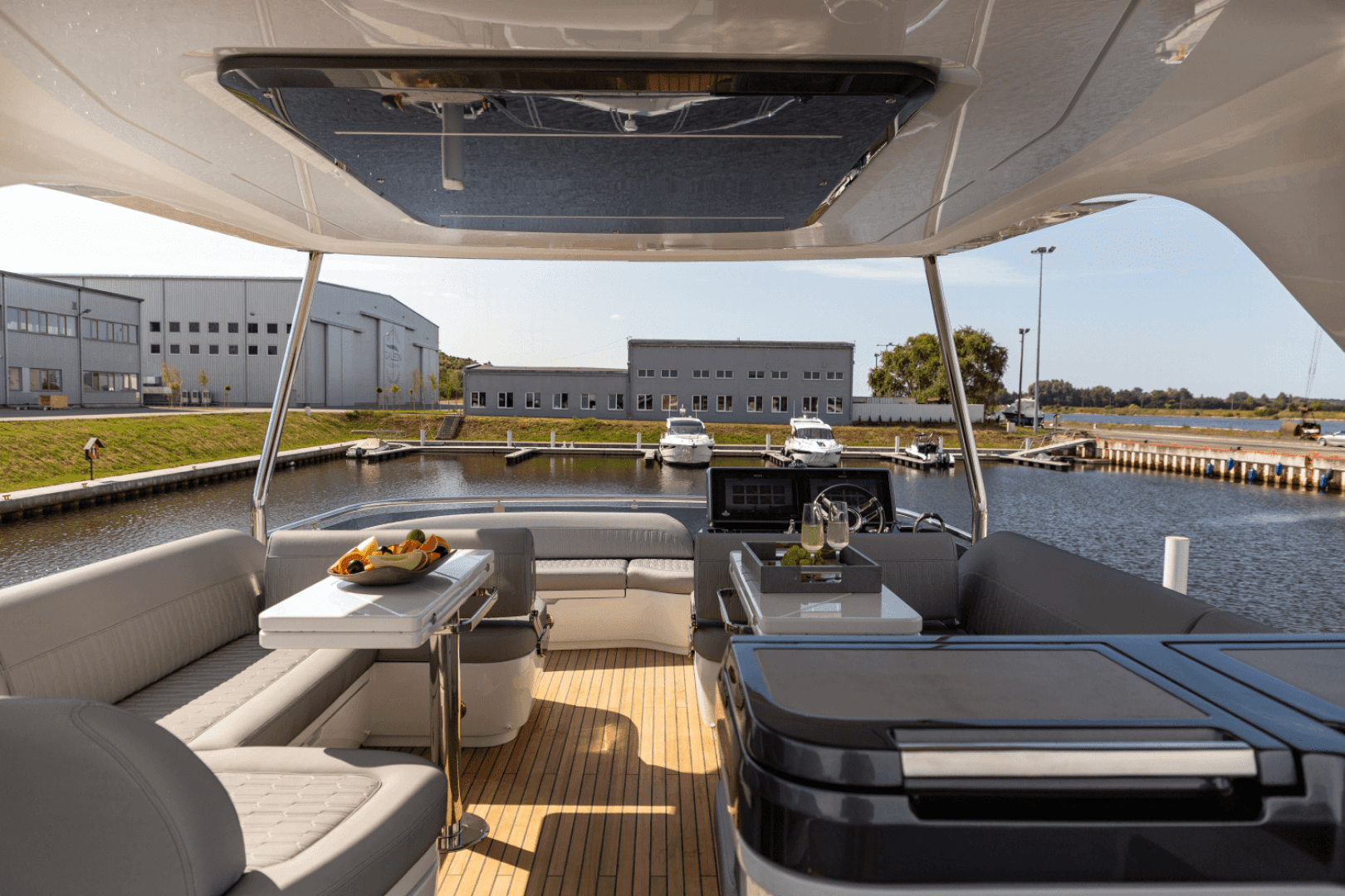 2025 Galeon 560 FLY