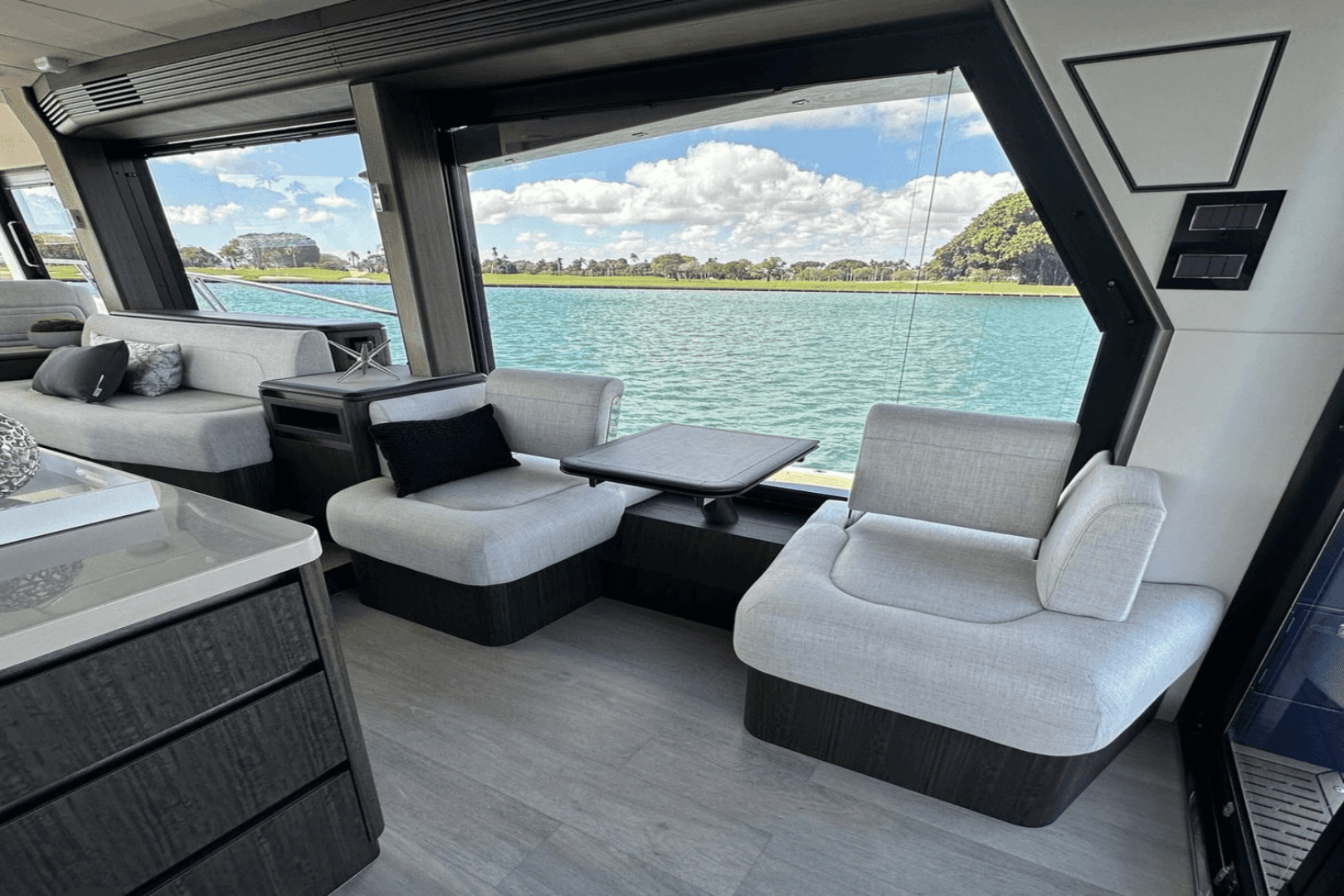 2025 Galeon 560 FLY