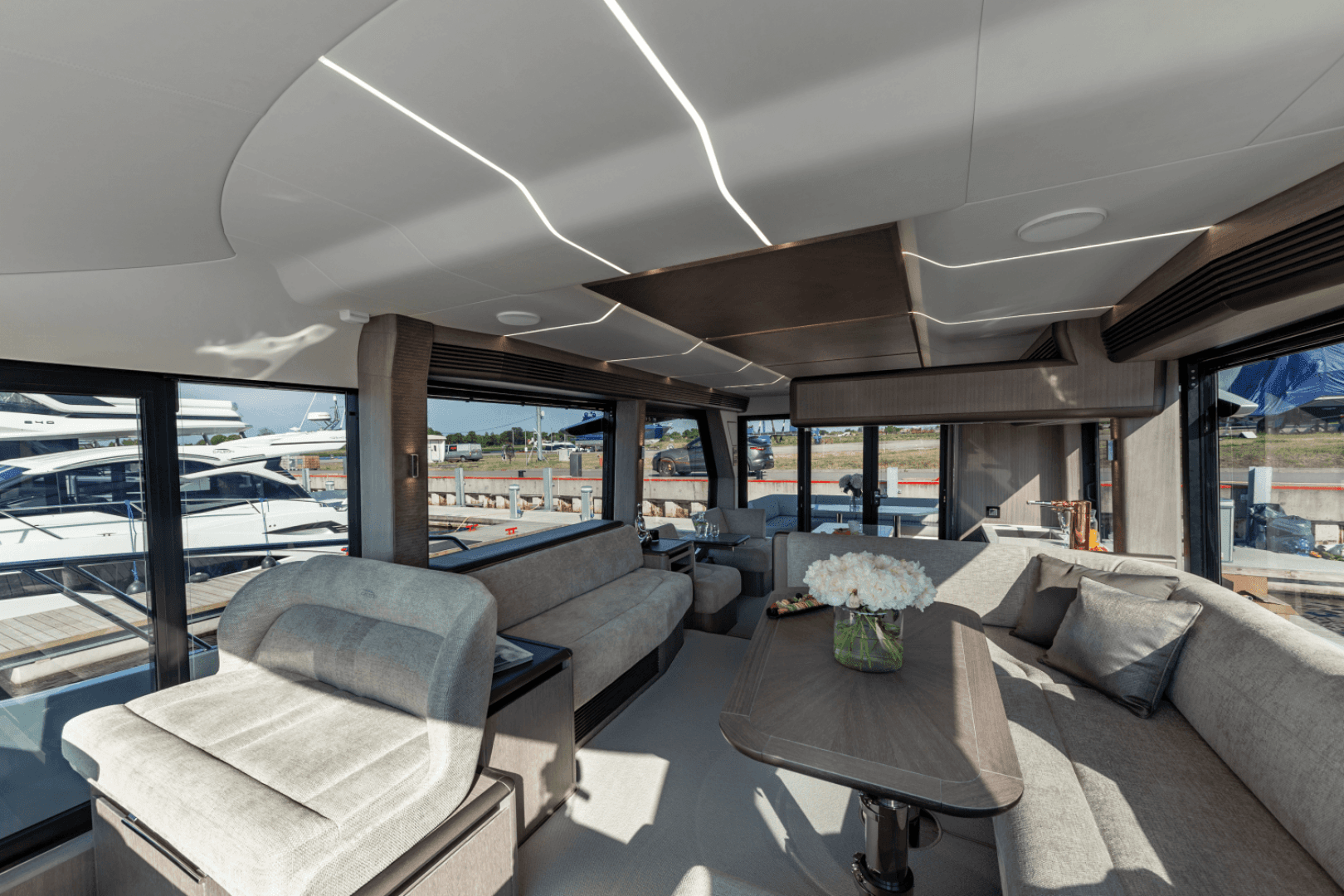 2025 Galeon 560 FLY
