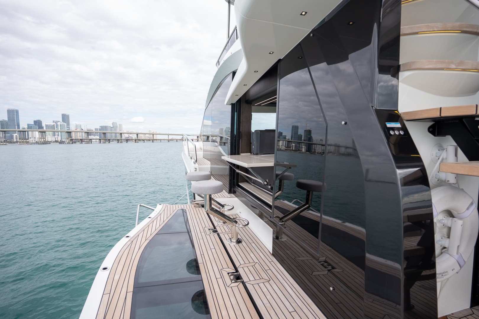 2025 Galeon 560 FLY