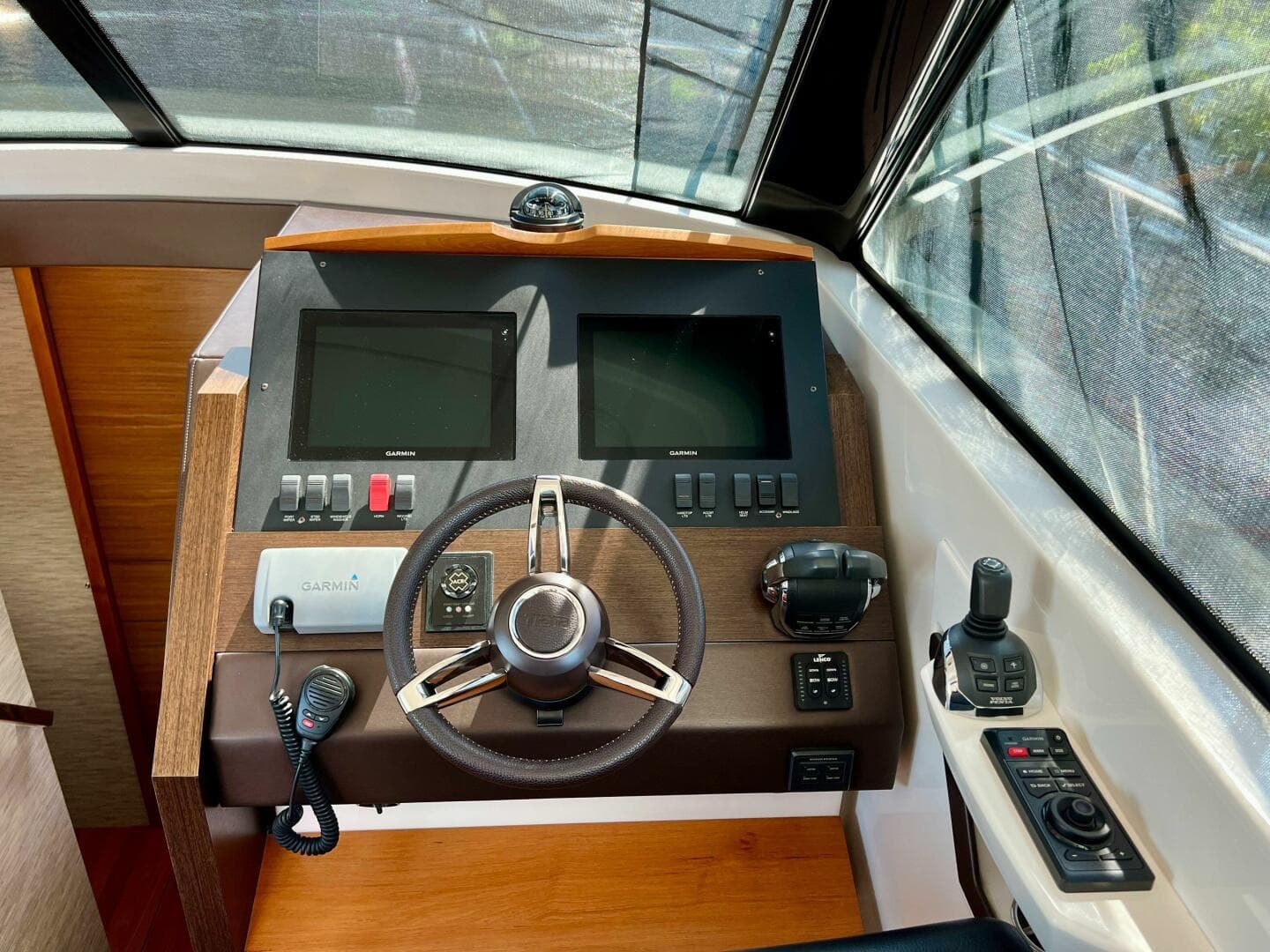 2016 Tiara Yachts 39 Coupe