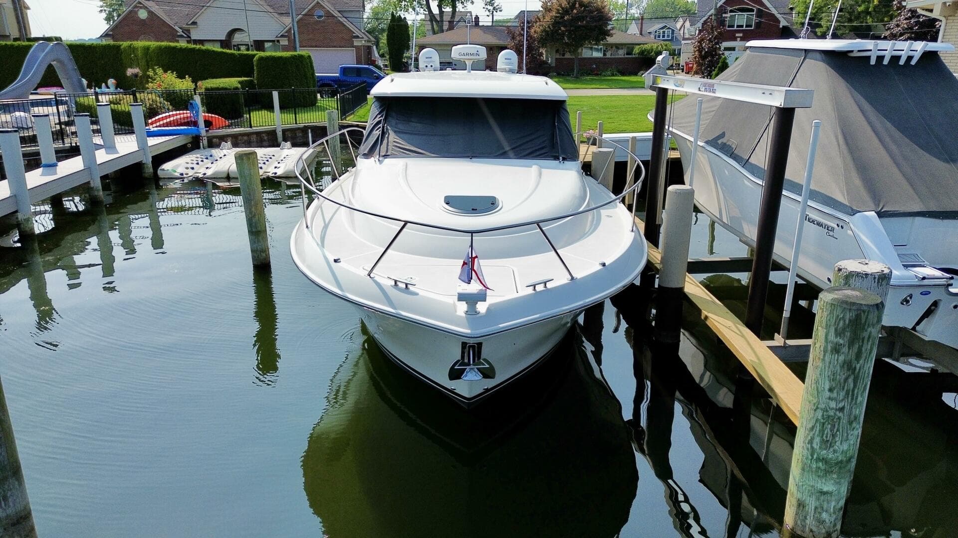 2016 Tiara Yachts 39 Coupe