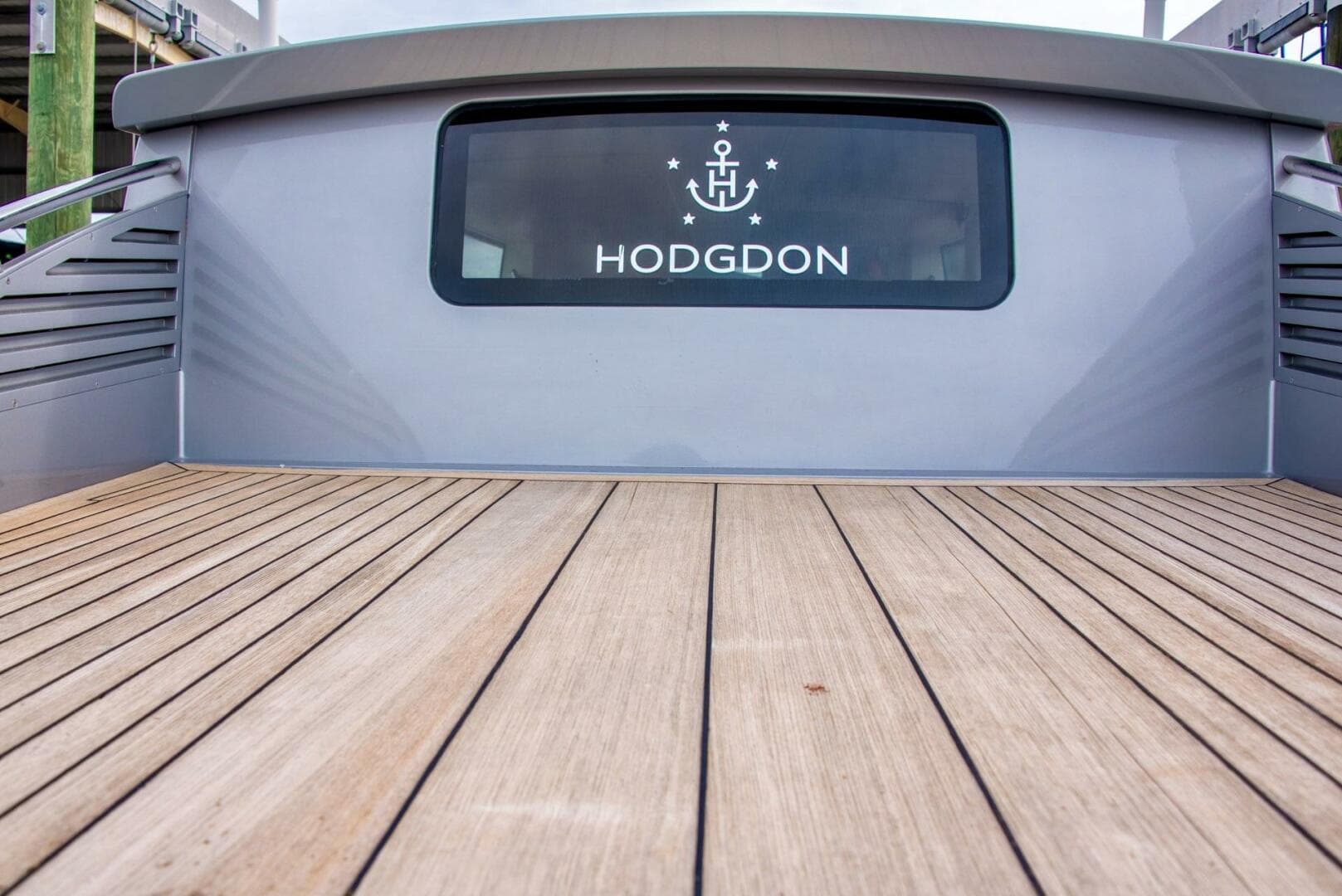 2016 Hodgdon Yachts Venetian Limo