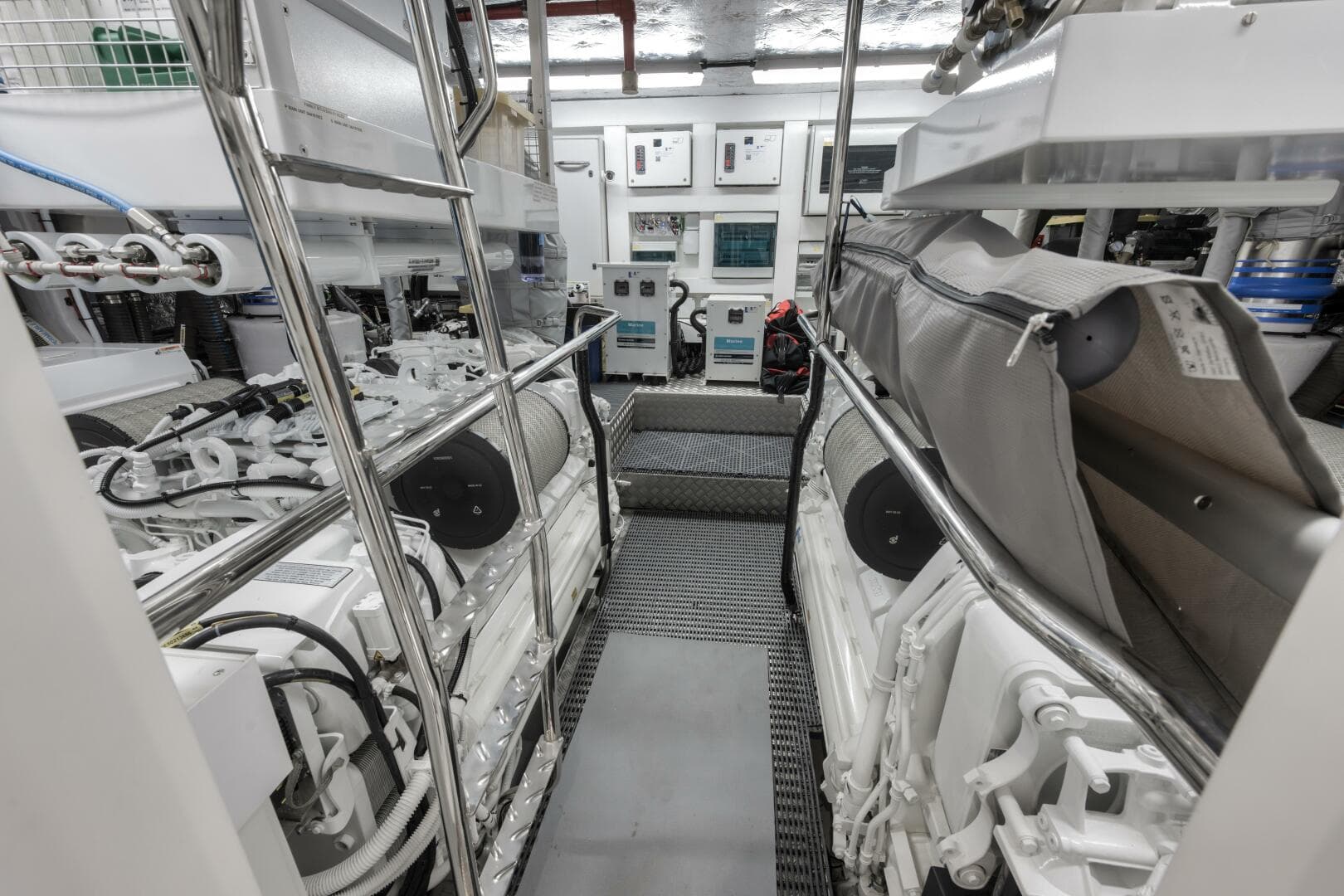 2026 Sunseeker 88 Yacht