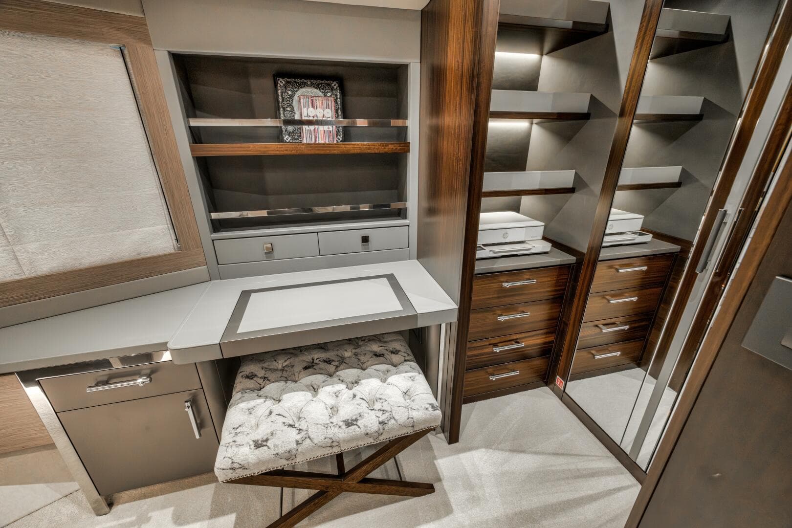 2026 Sunseeker 88 Yacht