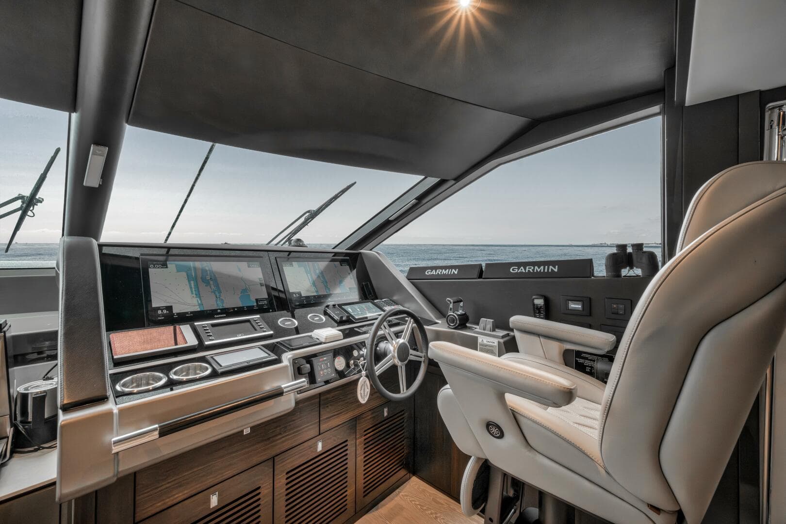 2026 Sunseeker 88 Yacht