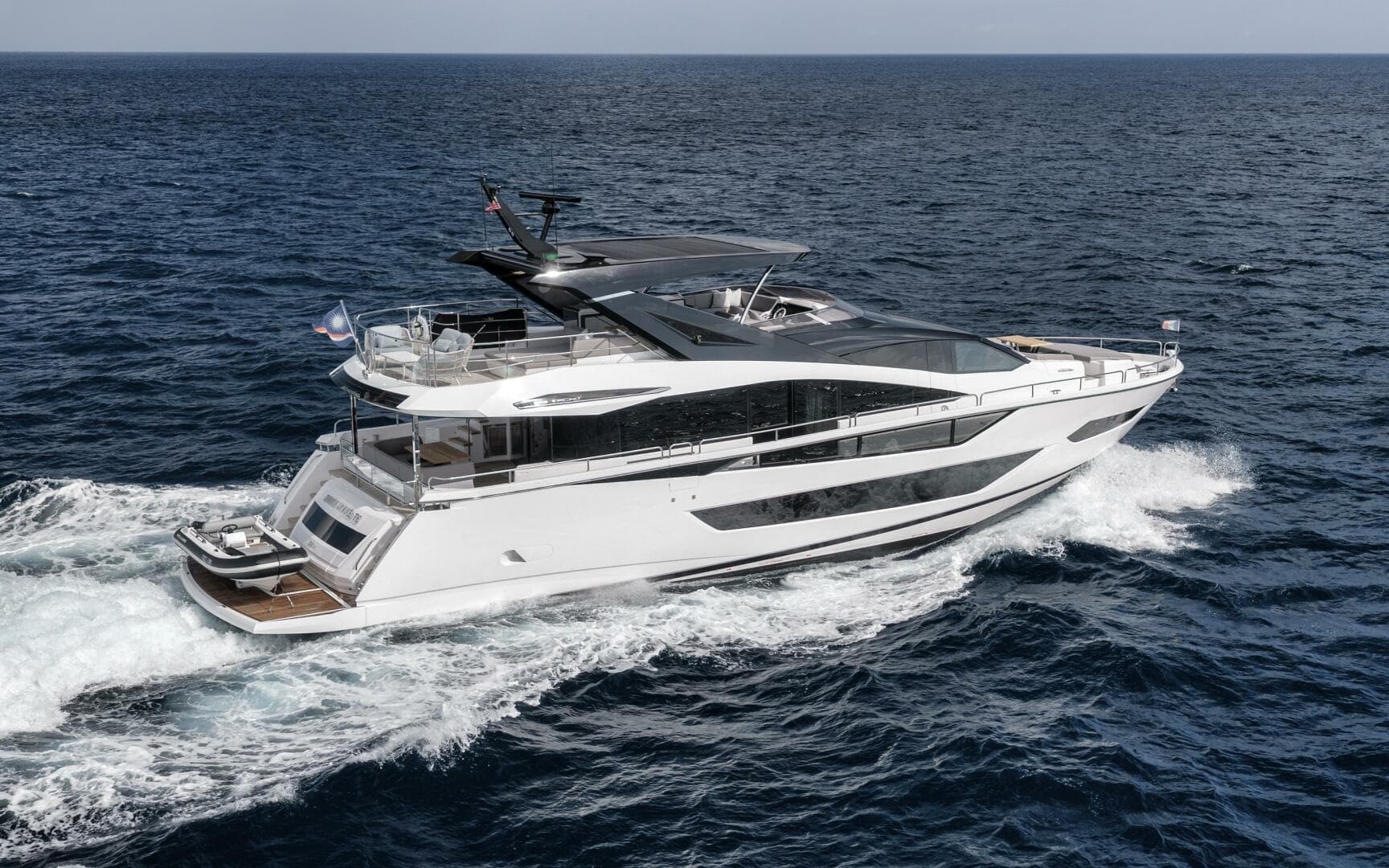 2026 Sunseeker 88 Yacht