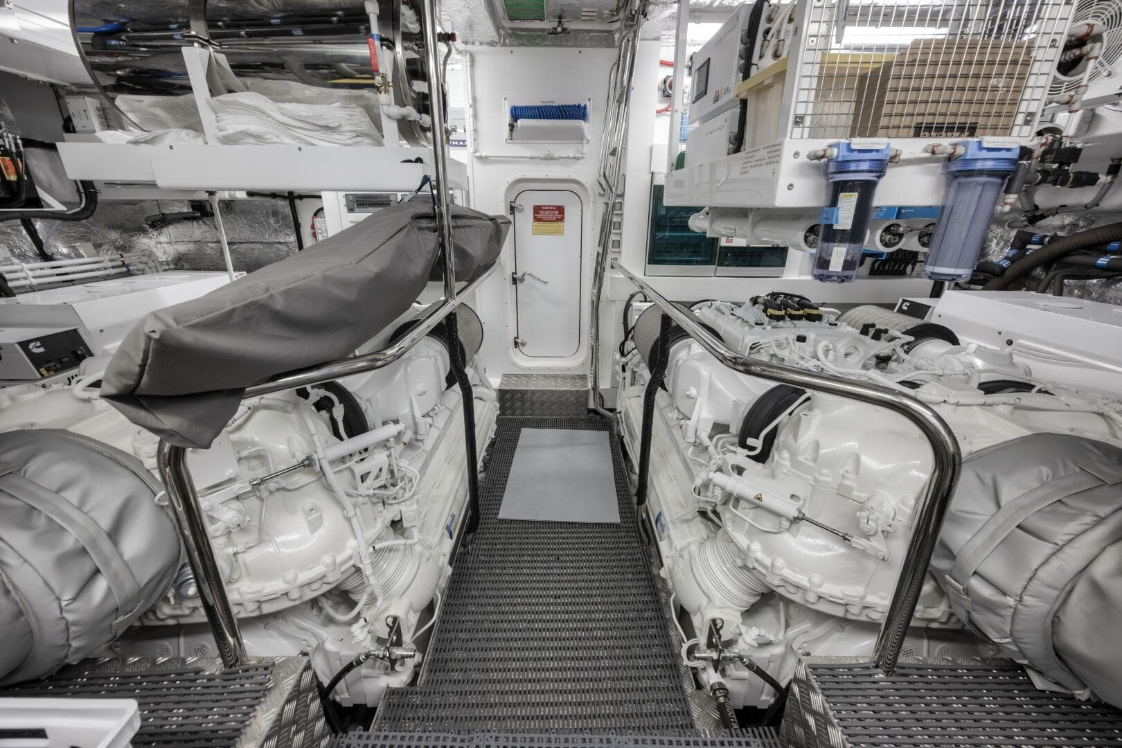 2026 Sunseeker 88 Yacht