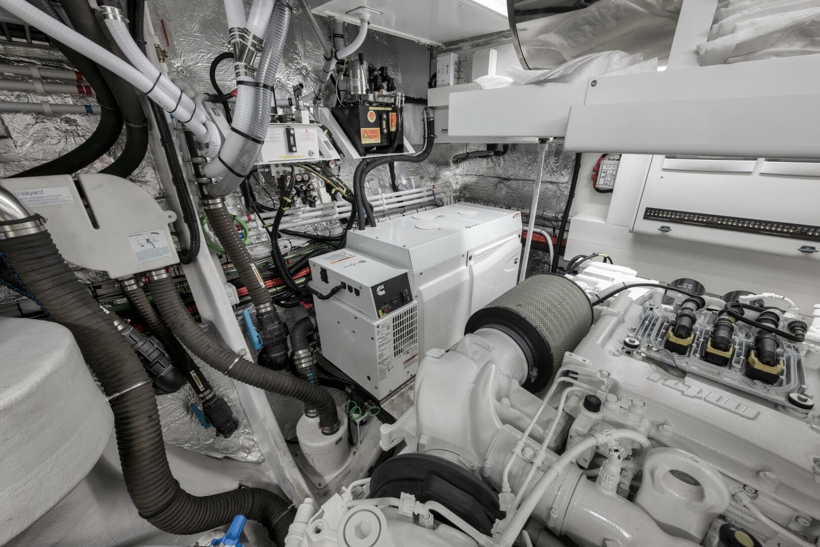 2026 Sunseeker 88 Yacht