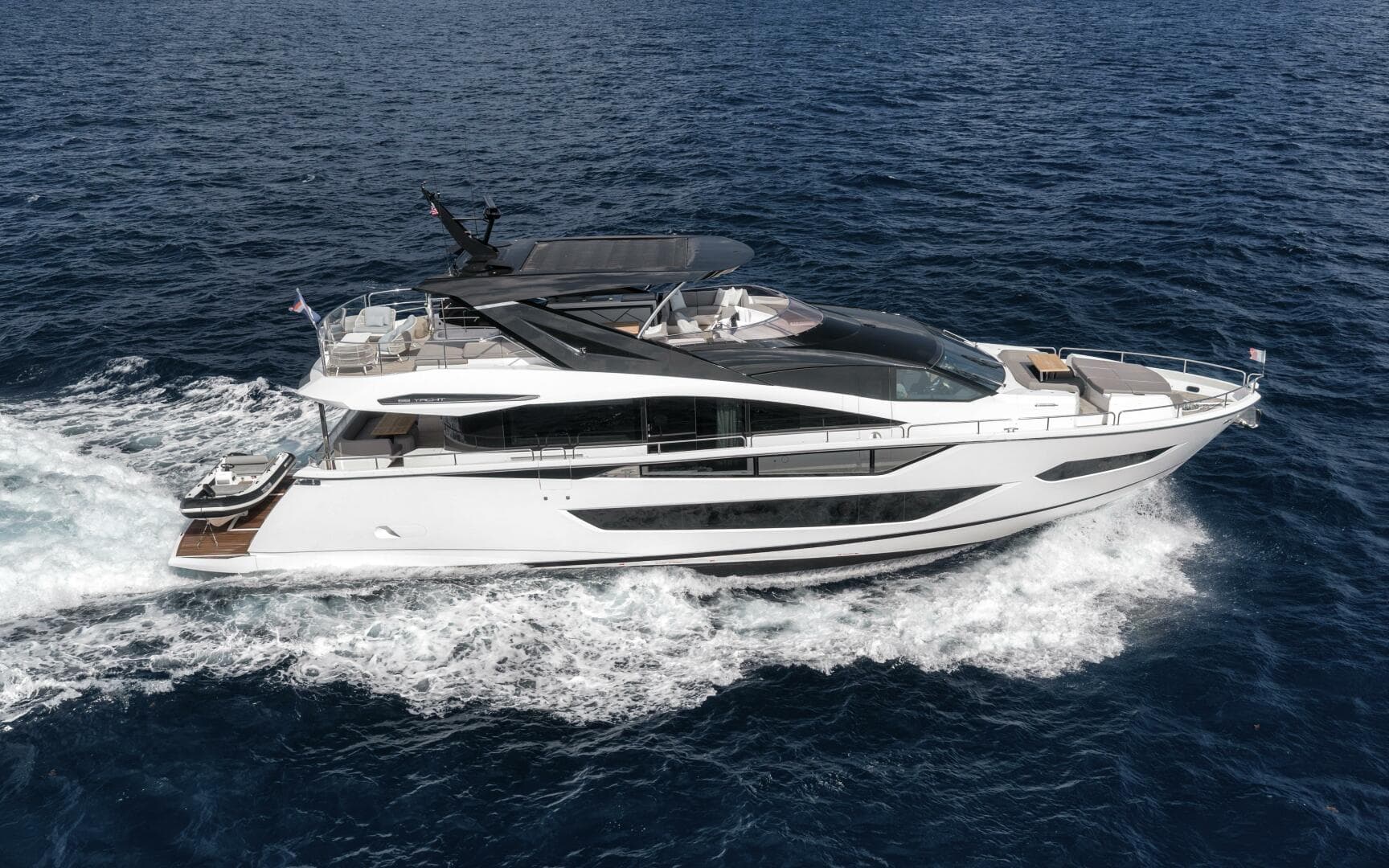2026 Sunseeker 88 Yacht