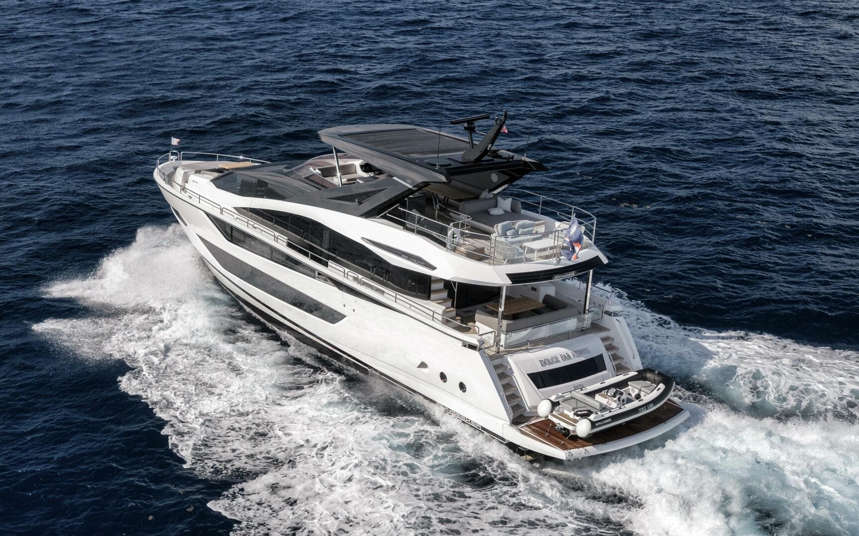 2026 Sunseeker 88 Yacht
