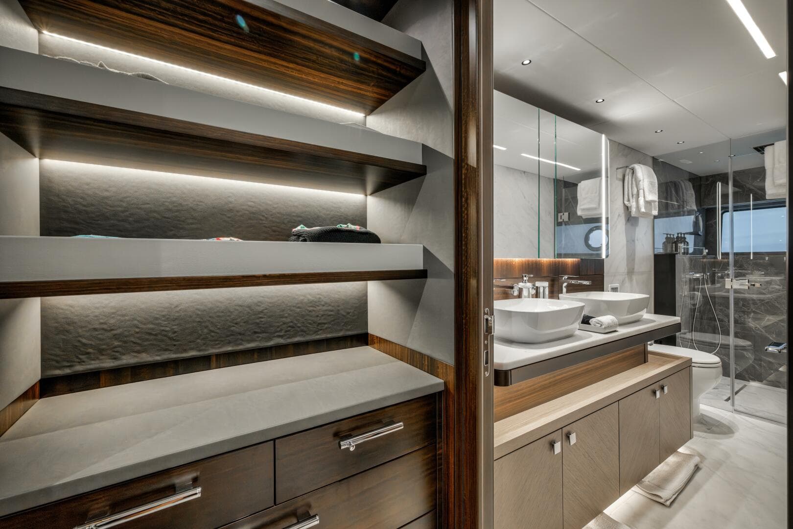 2026 Sunseeker 88 Yacht