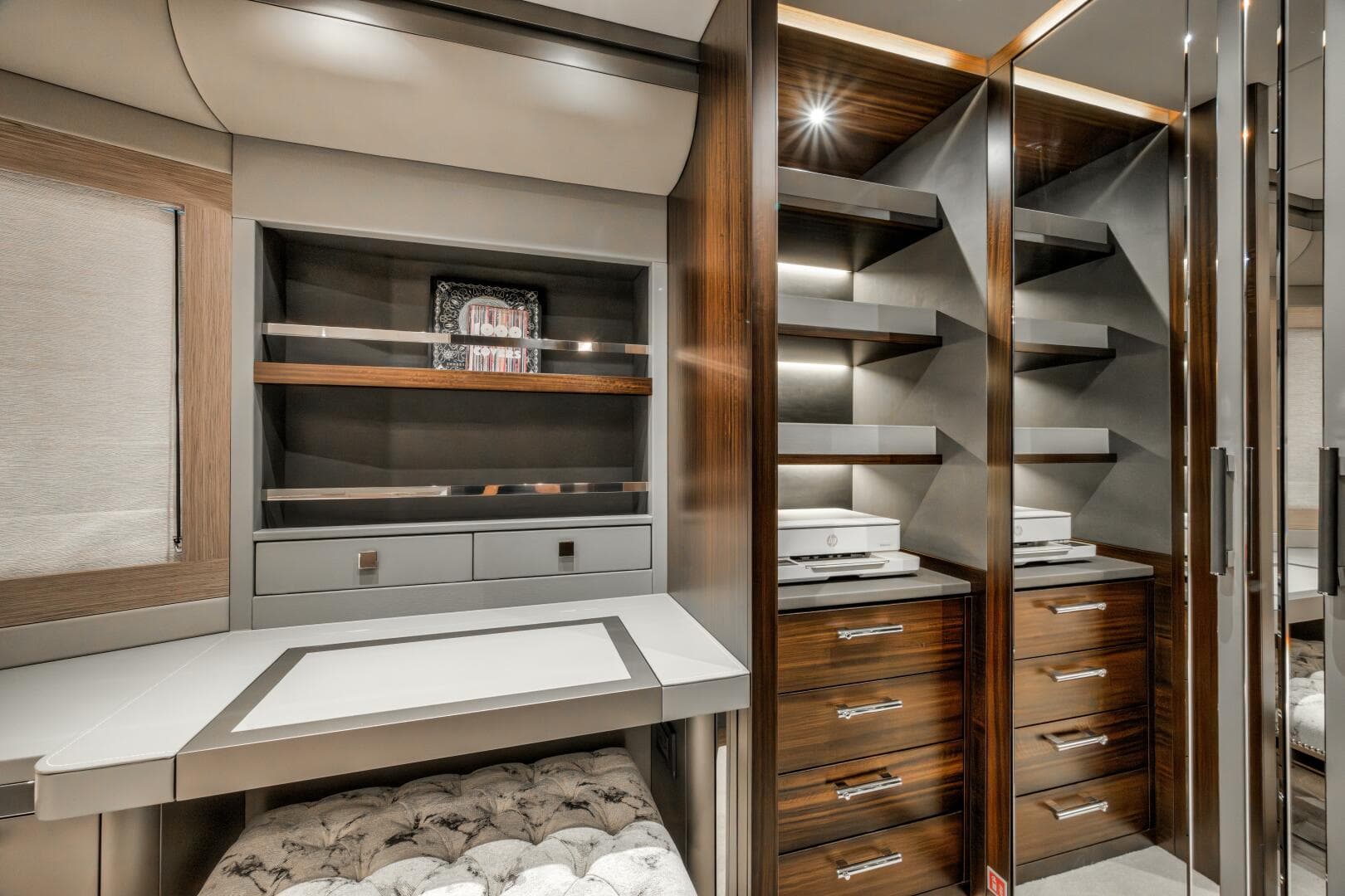 2026 Sunseeker 88 Yacht