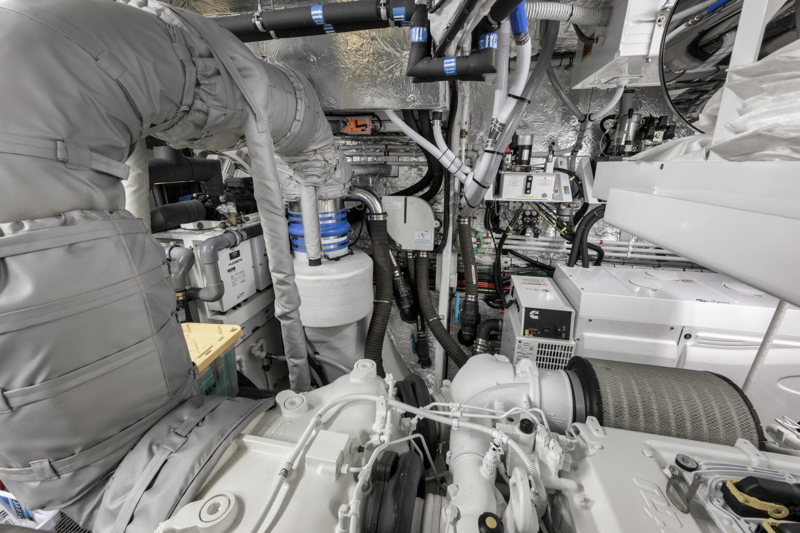 2026 Sunseeker 88 Yacht