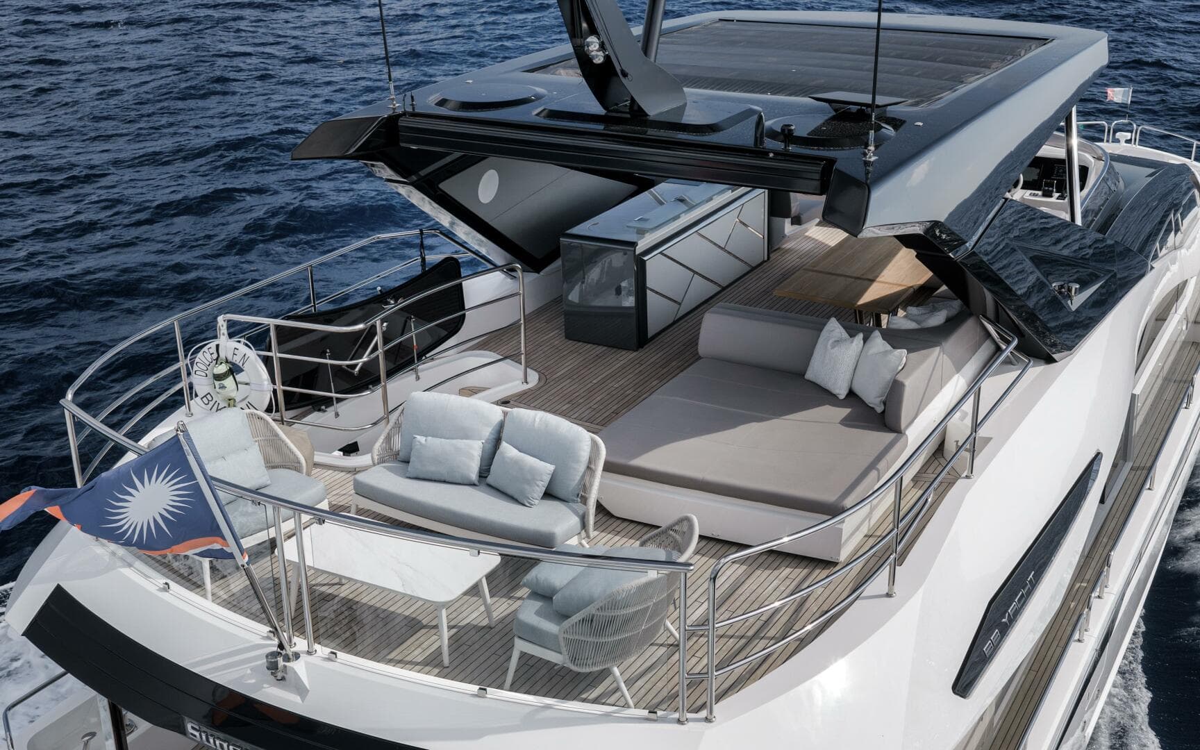 2026 Sunseeker 88 Yacht