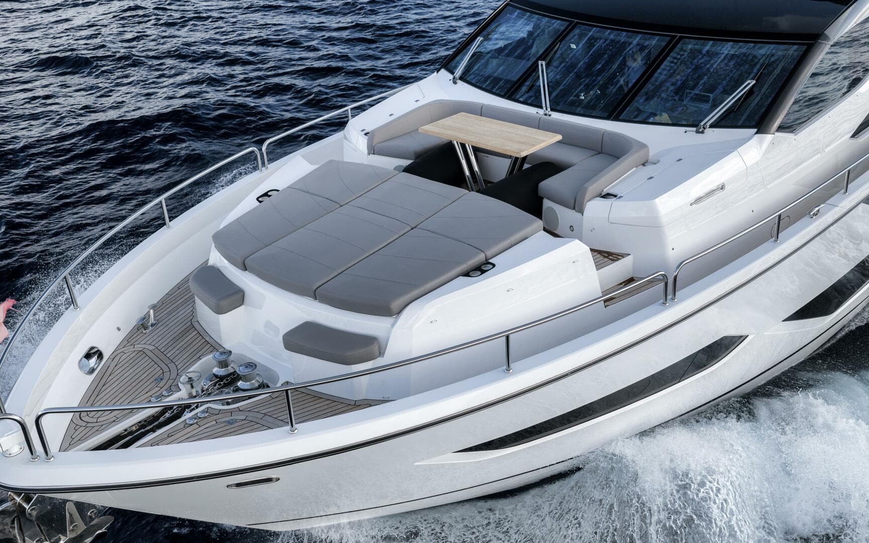 2026 Sunseeker 88 Yacht