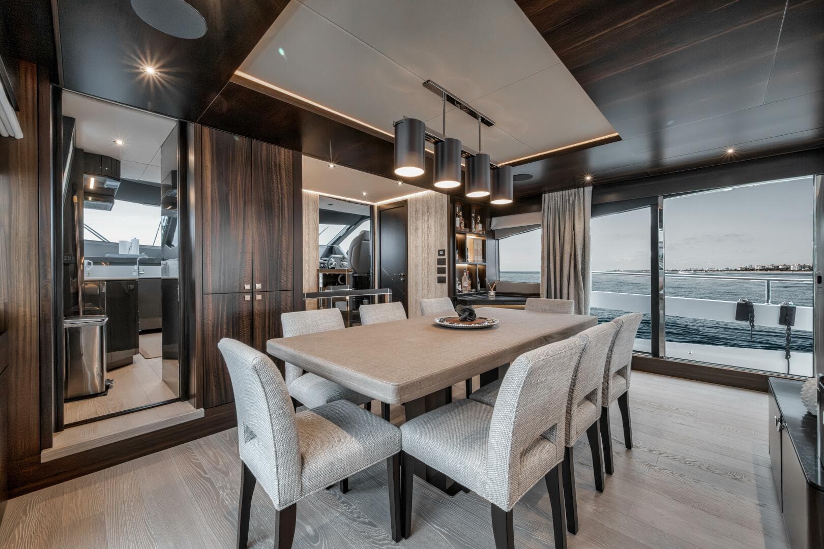 2026 Sunseeker 88 Yacht