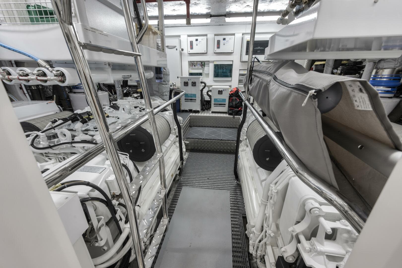 2026 Sunseeker 88 Yacht