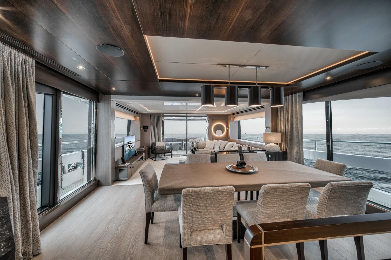 2026 Sunseeker 88 Yacht