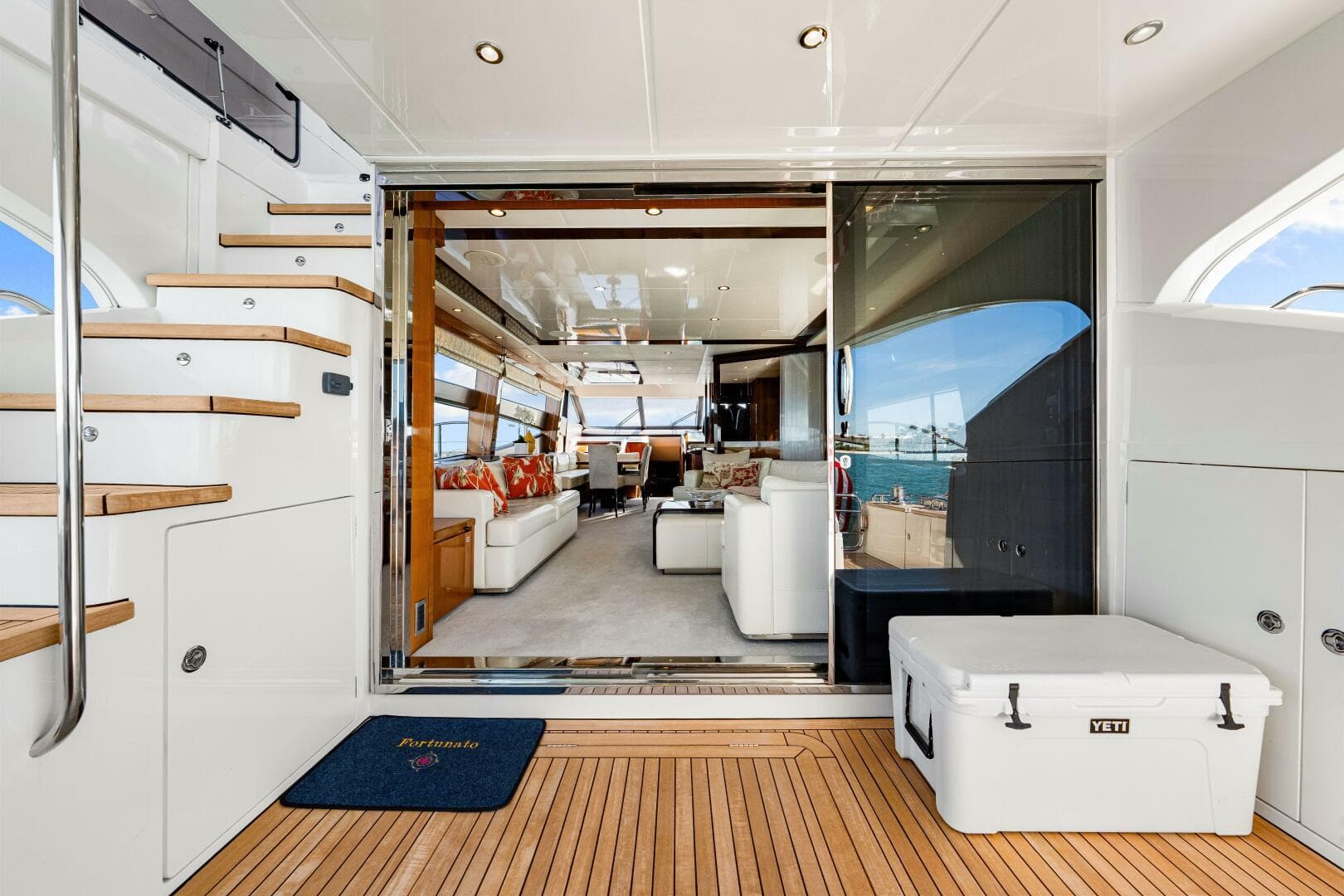 2014 Princess Y72