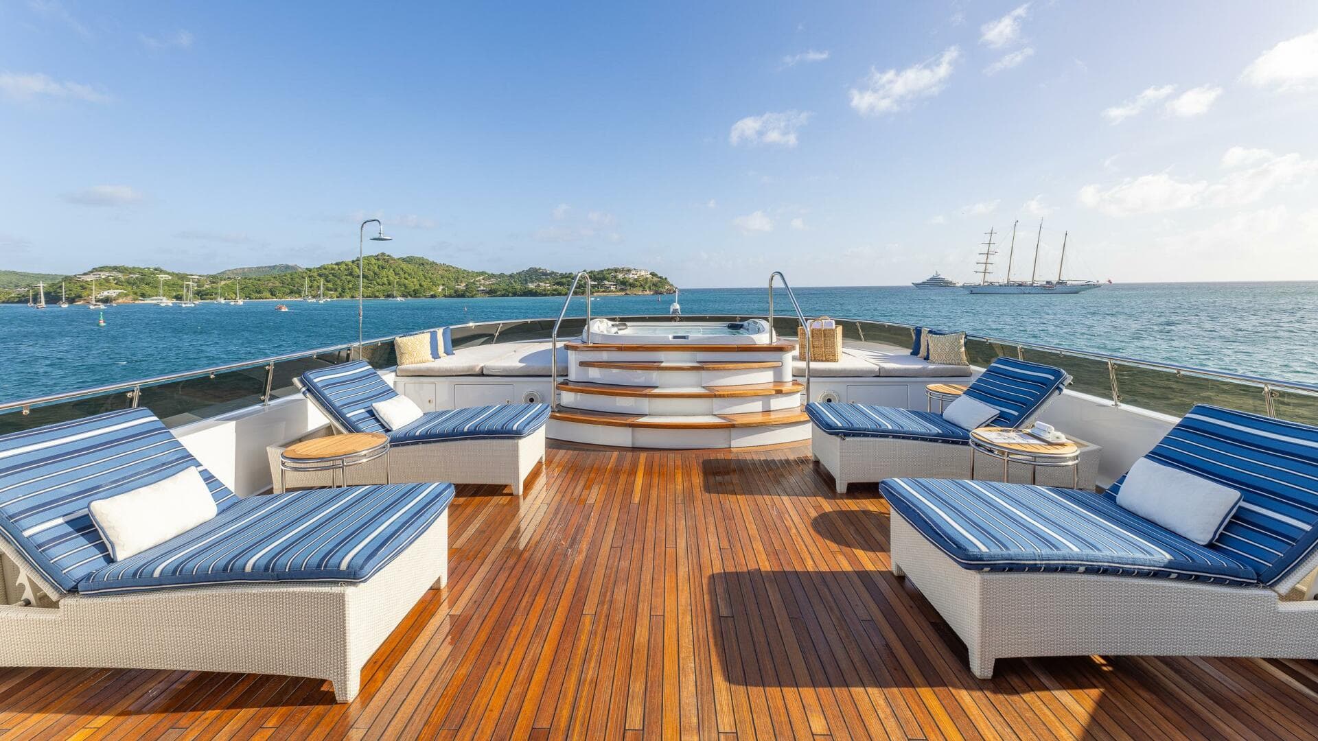 2001 Trinity Yachts Tri-Deck MY