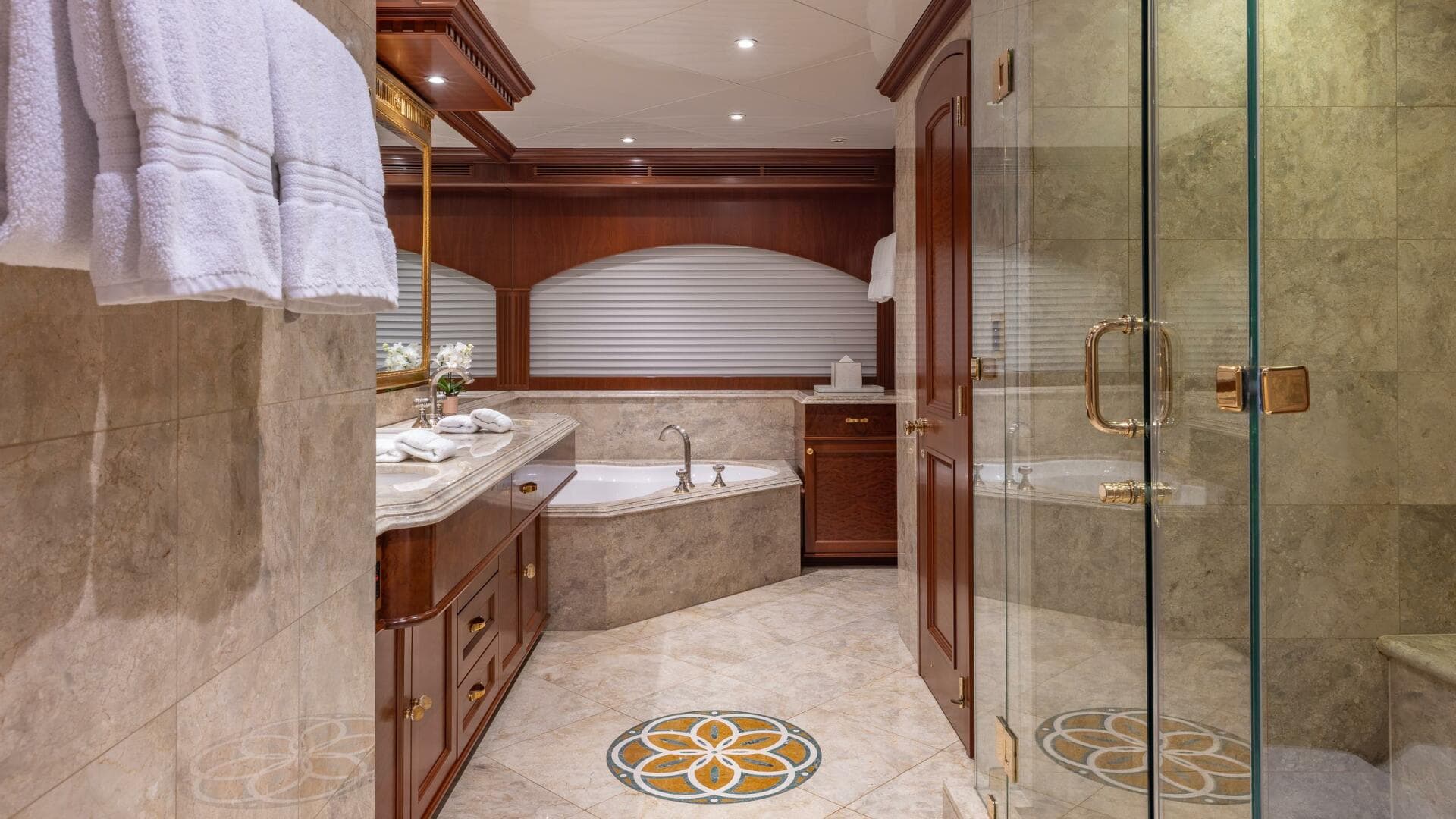 2001 Trinity Yachts Tri-Deck MY