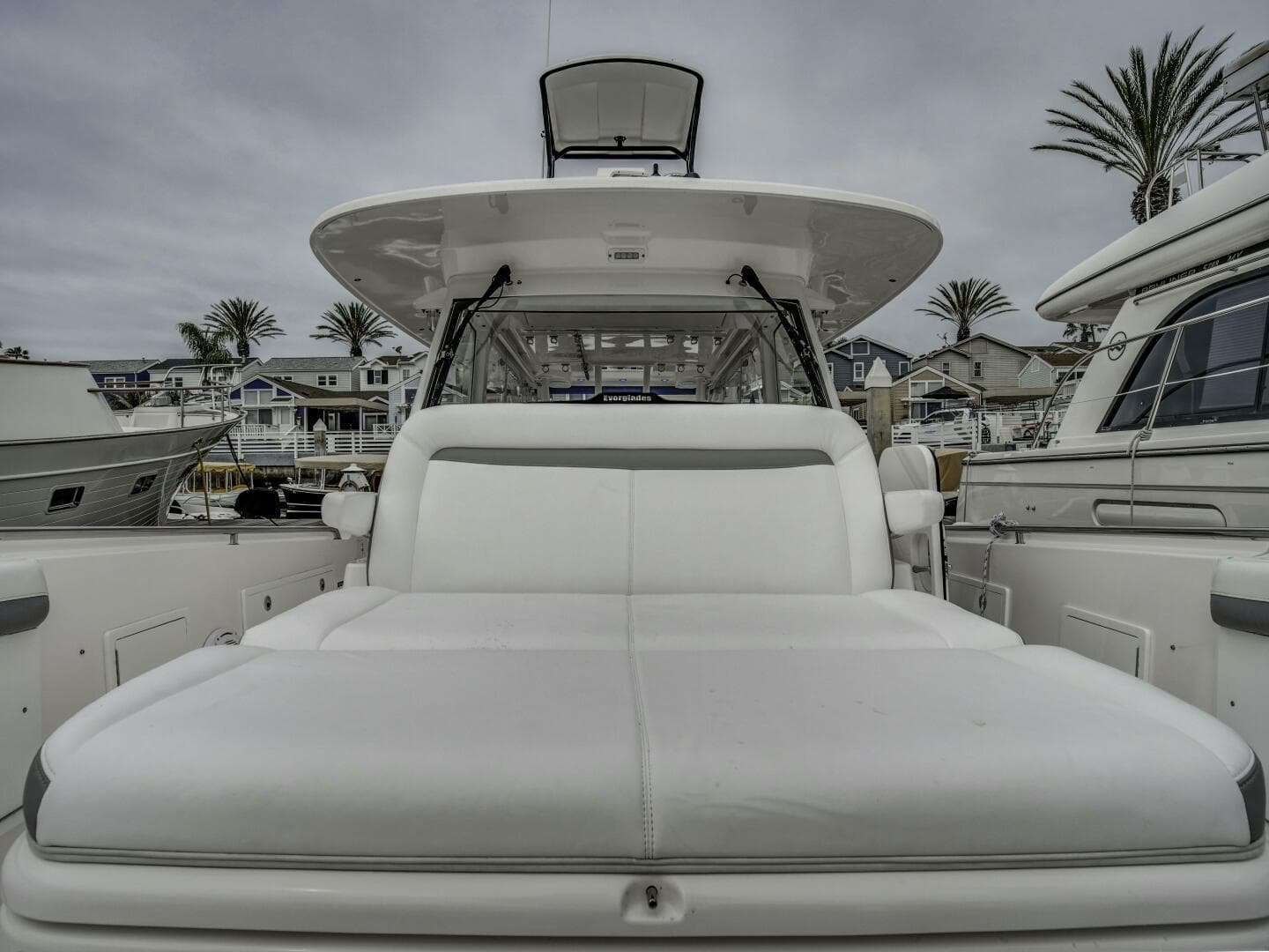 2015 Everglades 435 Center Console
