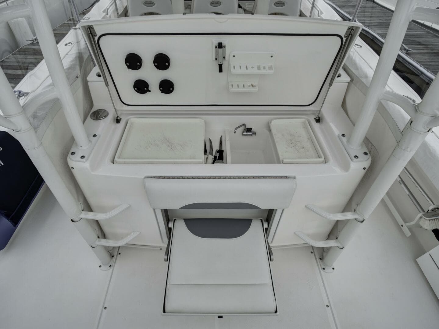 2015 Everglades 435 Center Console