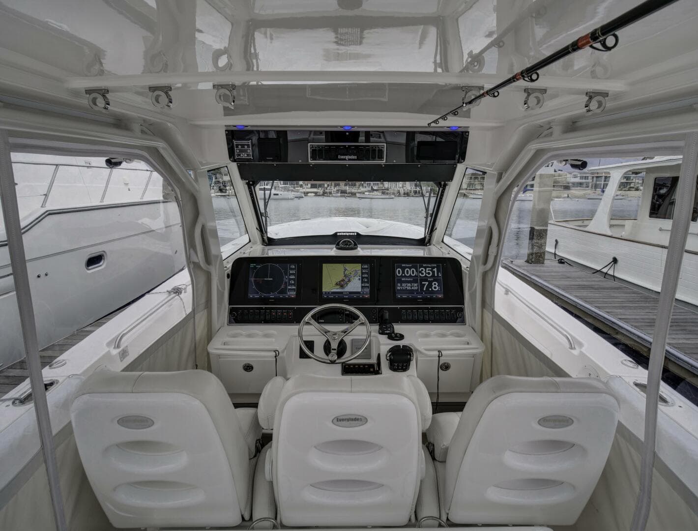 2015 Everglades 435 Center Console
