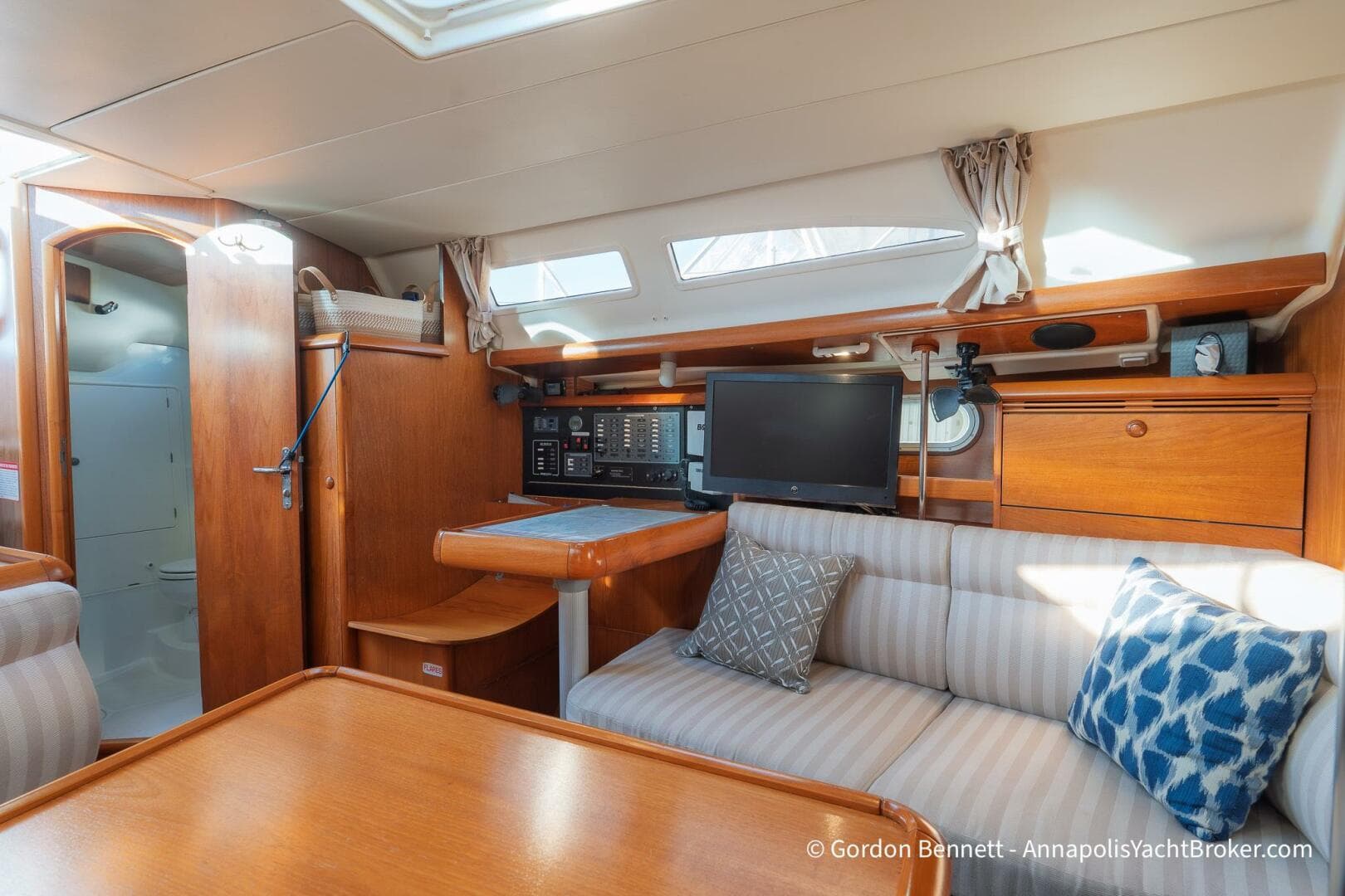 2002 Jeanneau Sun Odyssey 37