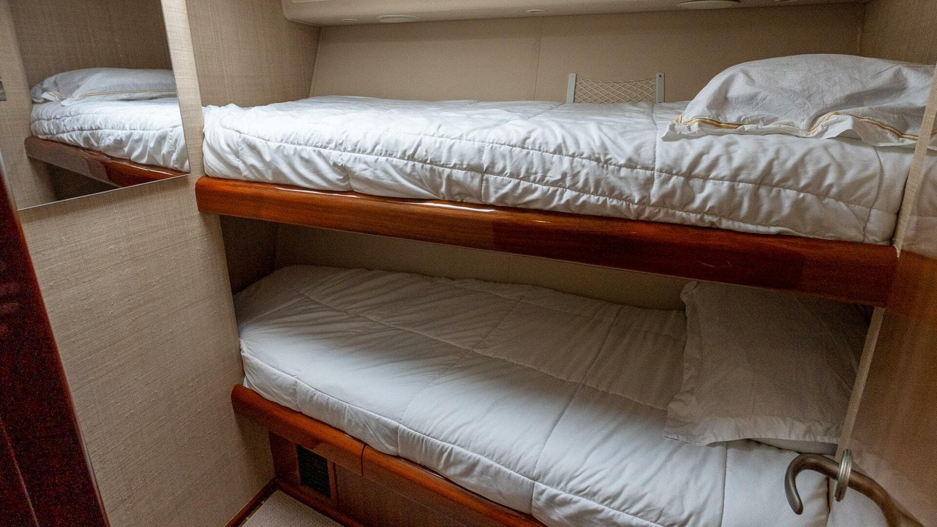 2007 Viking 64 Convertible