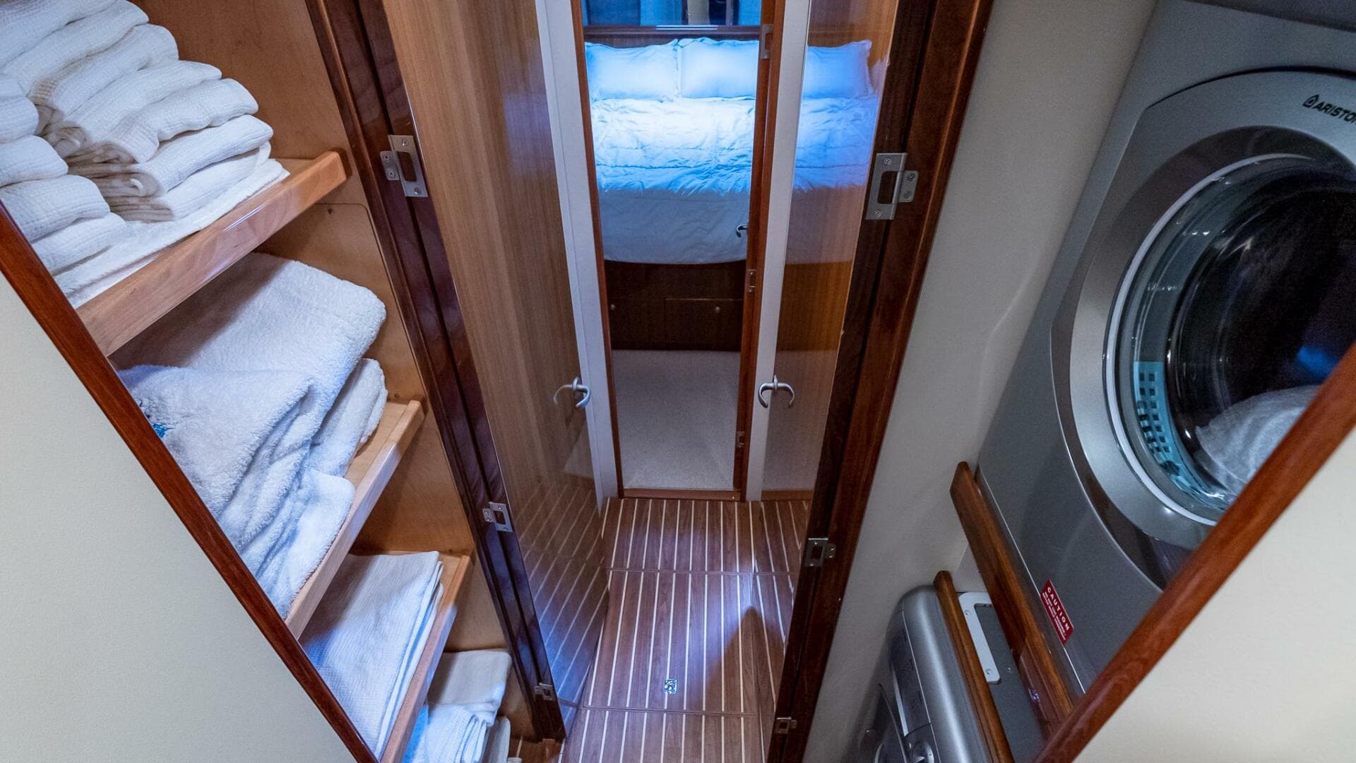 2007 Viking 64 Convertible