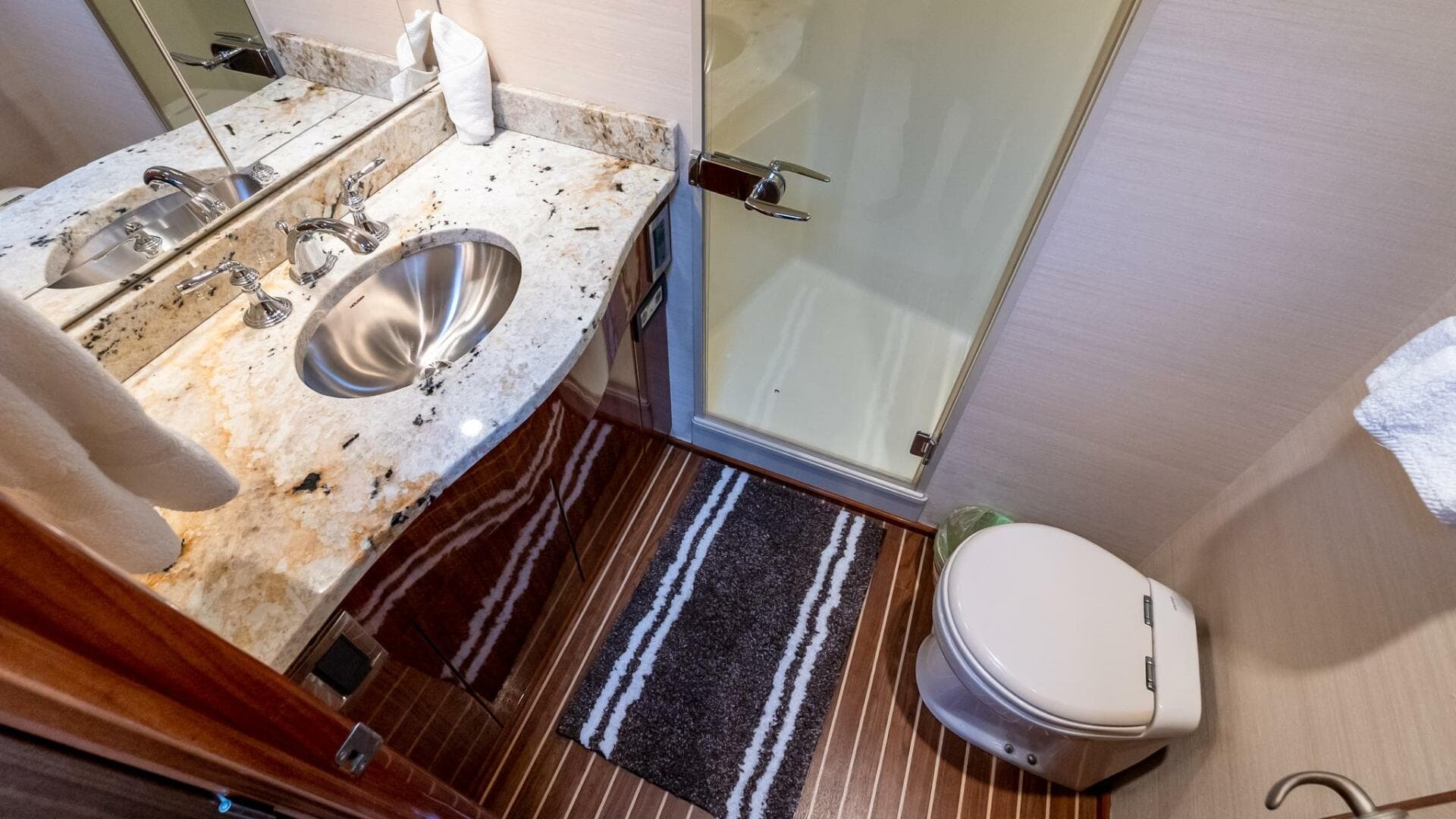 2007 Viking 64 Convertible