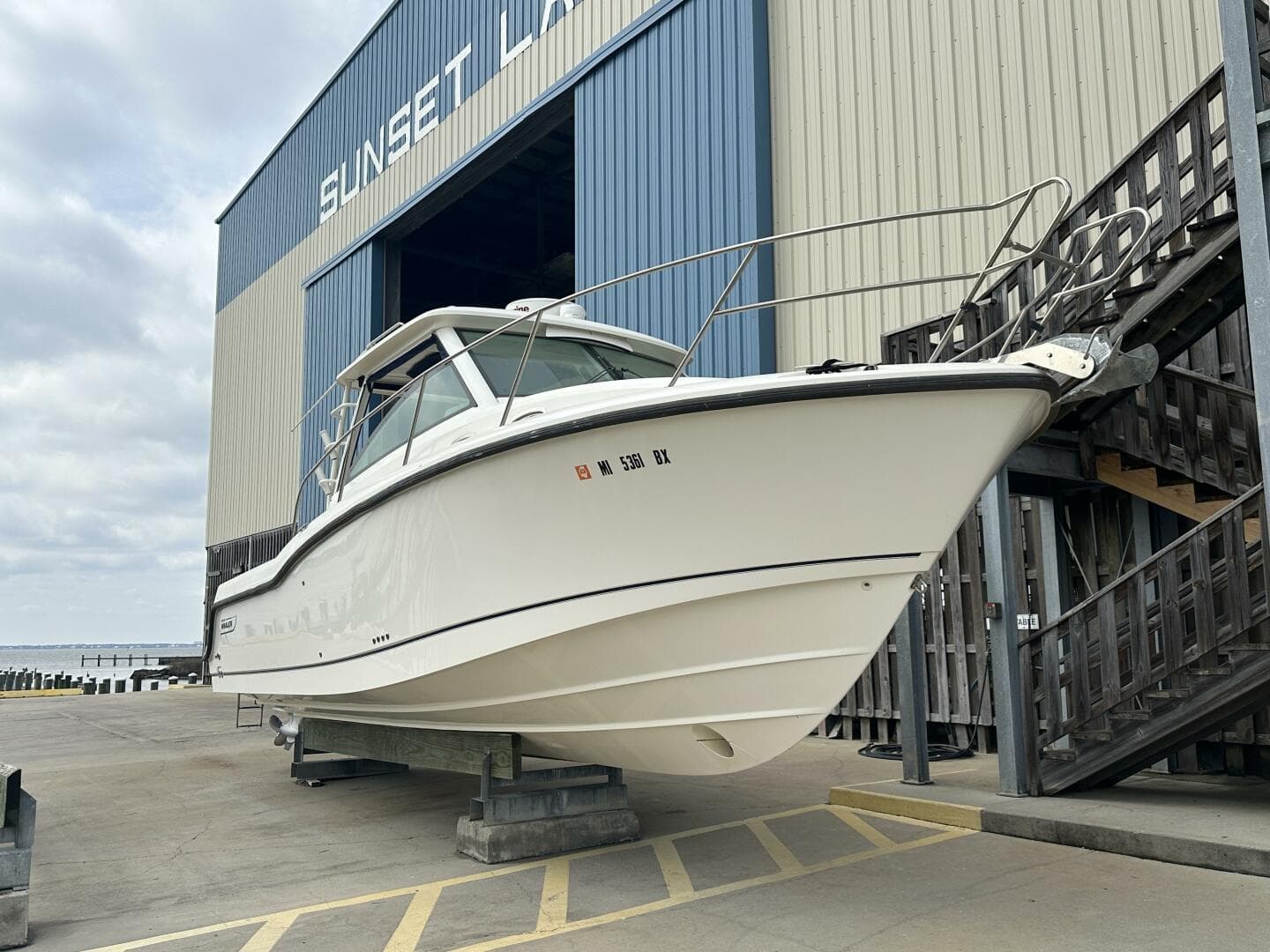 2016 Boston Whaler 315 Conquest