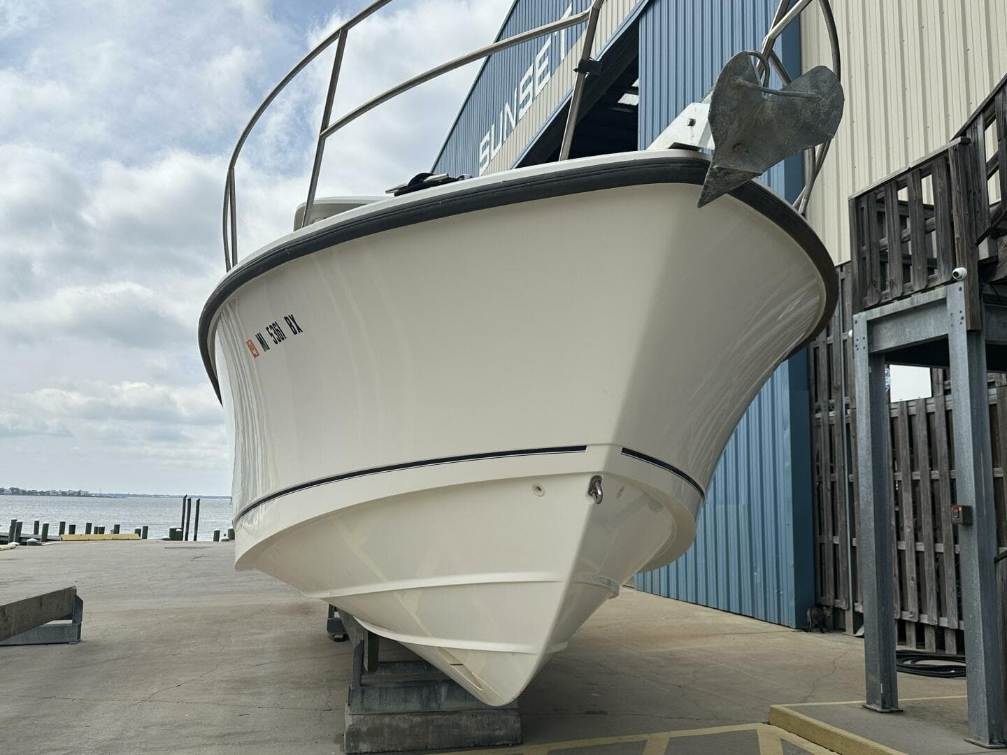 2016 Boston Whaler 315 Conquest